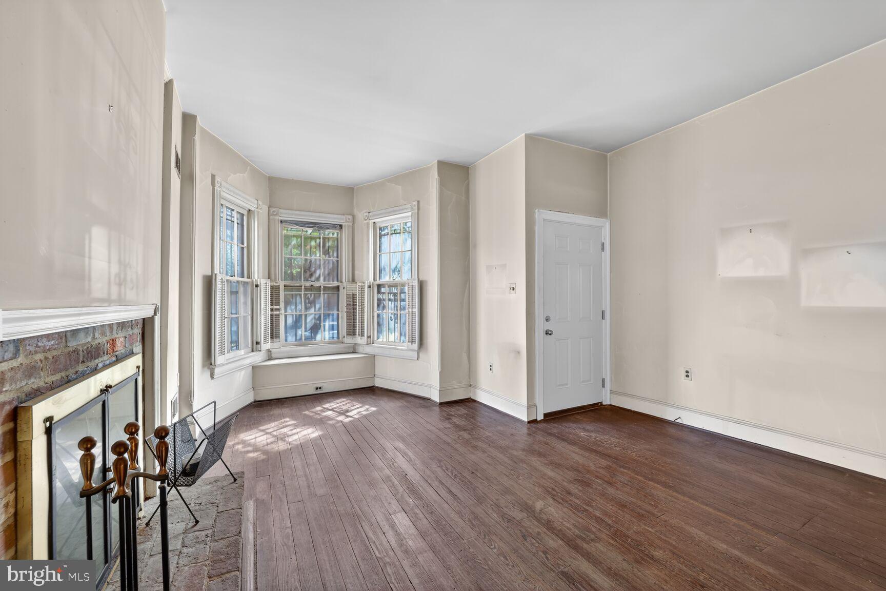 1002 INDEPENDENCE AVENUE SE