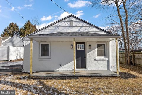 2109 FERNCROFT UPPER CHICHESTER PA 19061