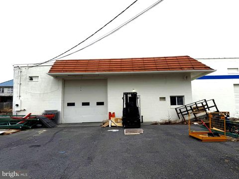 Photo of 449 N Cameron Street, WINCHESTER, VA 22601 (MLS # VAWI2009660)