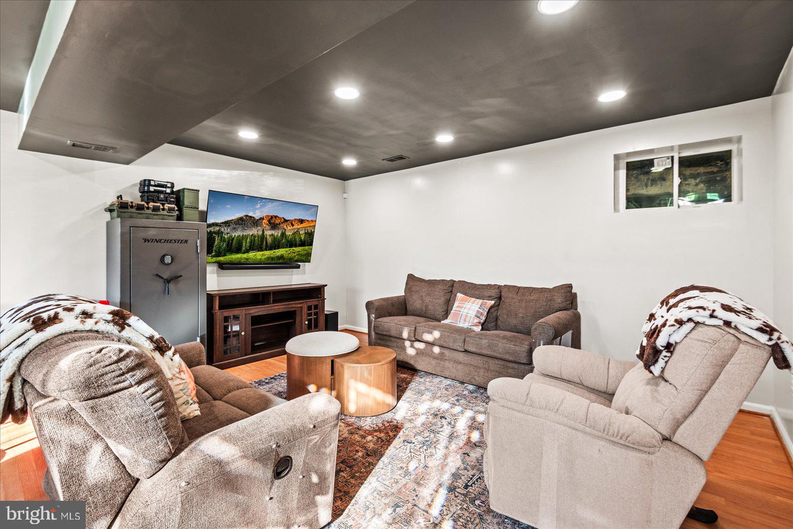 LAKE RIDGE - Residential