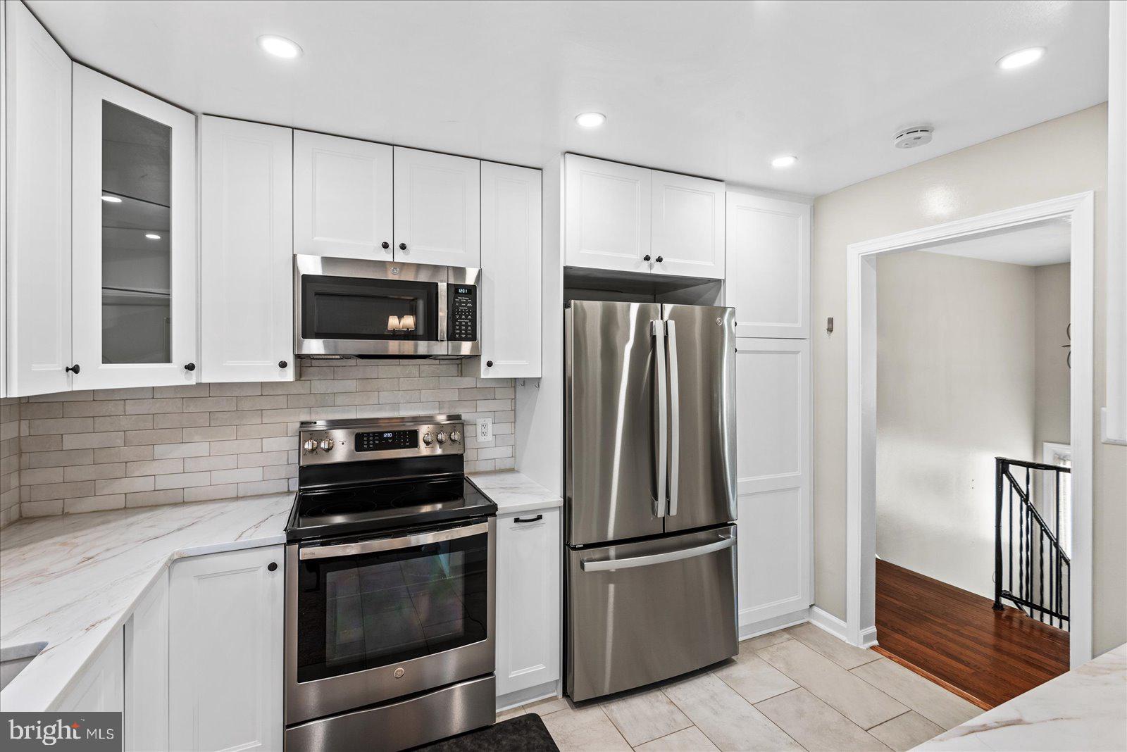 LAKE RIDGE - Residential