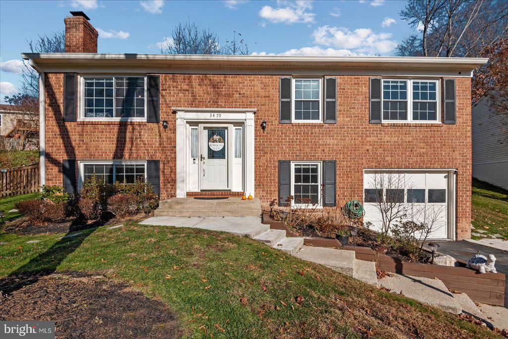 Photo of 3470 Lyon Park Court, WOODBRIDGE, VA 22192 (MLS # VAPW2108524)