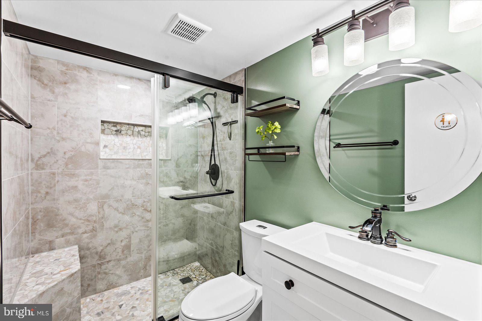 LAKE RIDGE - Residential