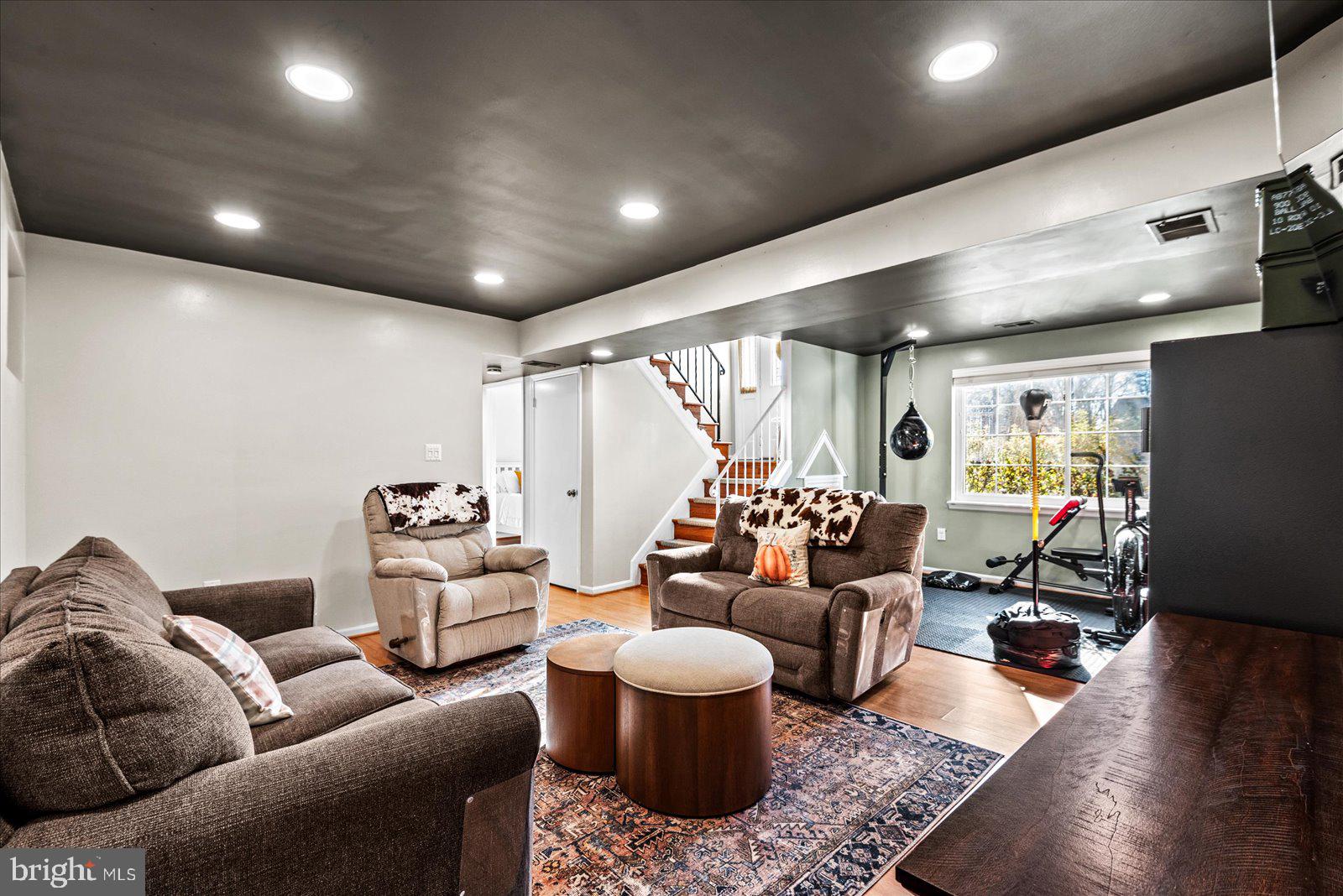 LAKE RIDGE - Residential