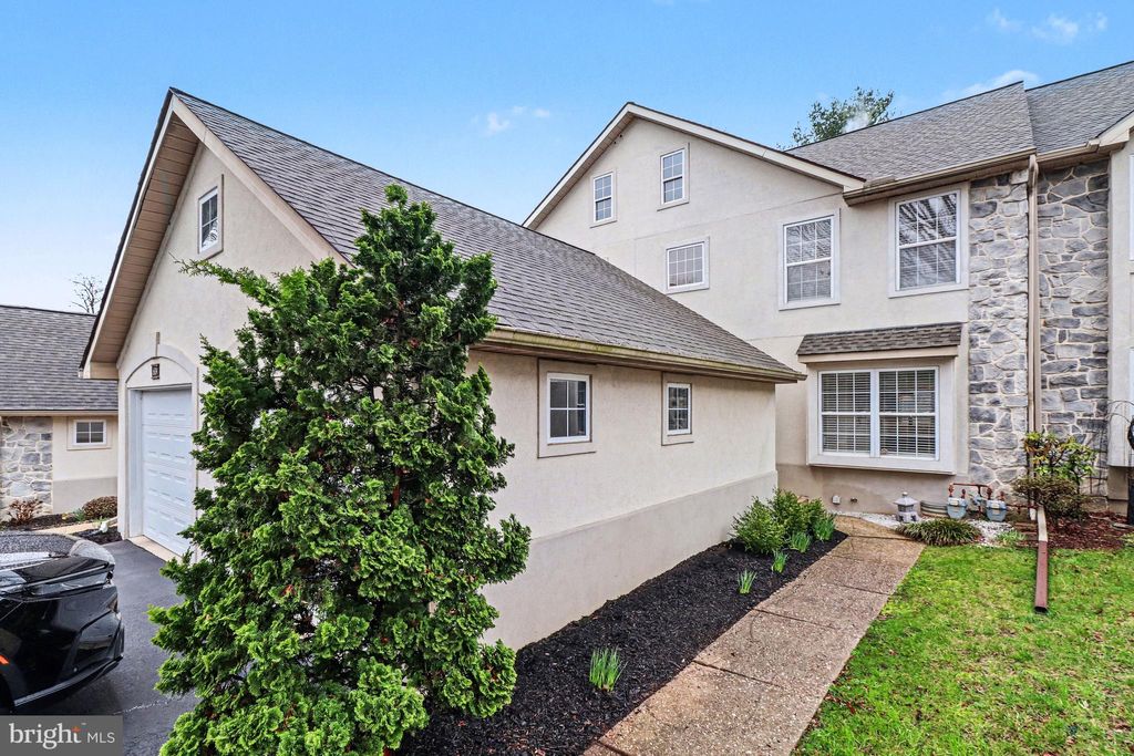 Photo of 606 Crestgate Place, MILLERSVILLE, PA 17551 (MLS # PALA2084992)