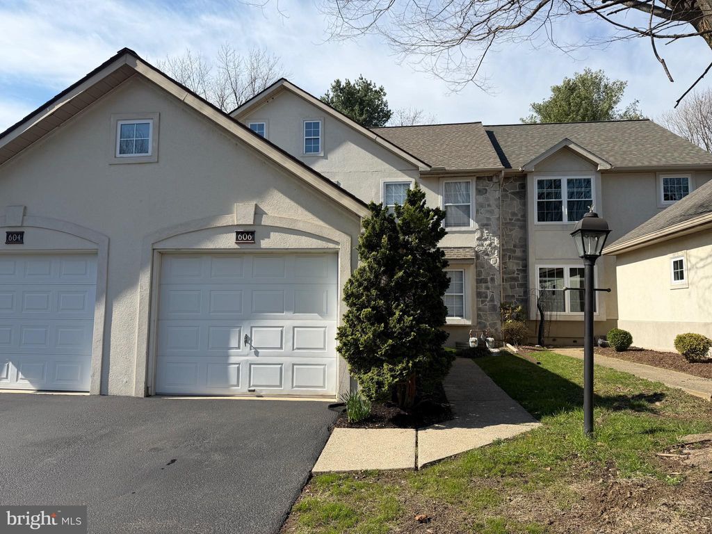 Photo of 606 Crestgate Place, MILLERSVILLE, PA 17551 (MLS # PALA2084992)