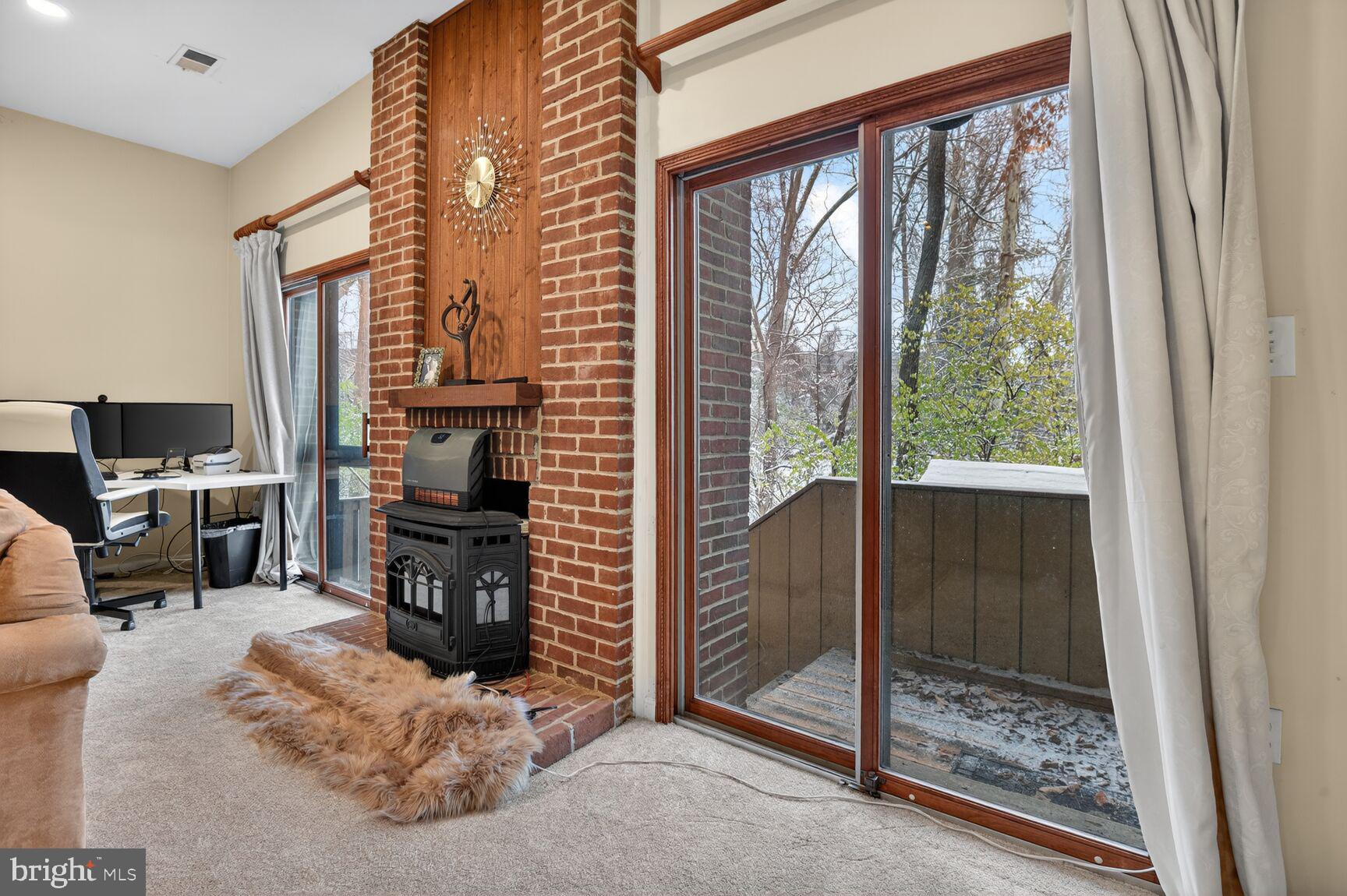 POTOMAC OUTSIDE - Residential Lease