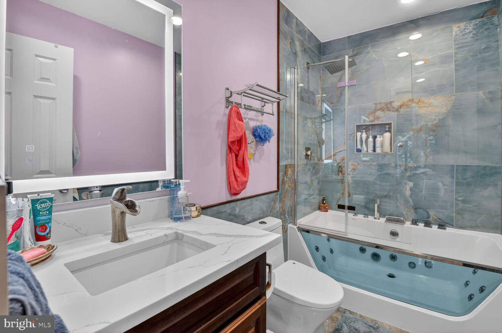 POTOMAC OUTSIDE - Residential Lease