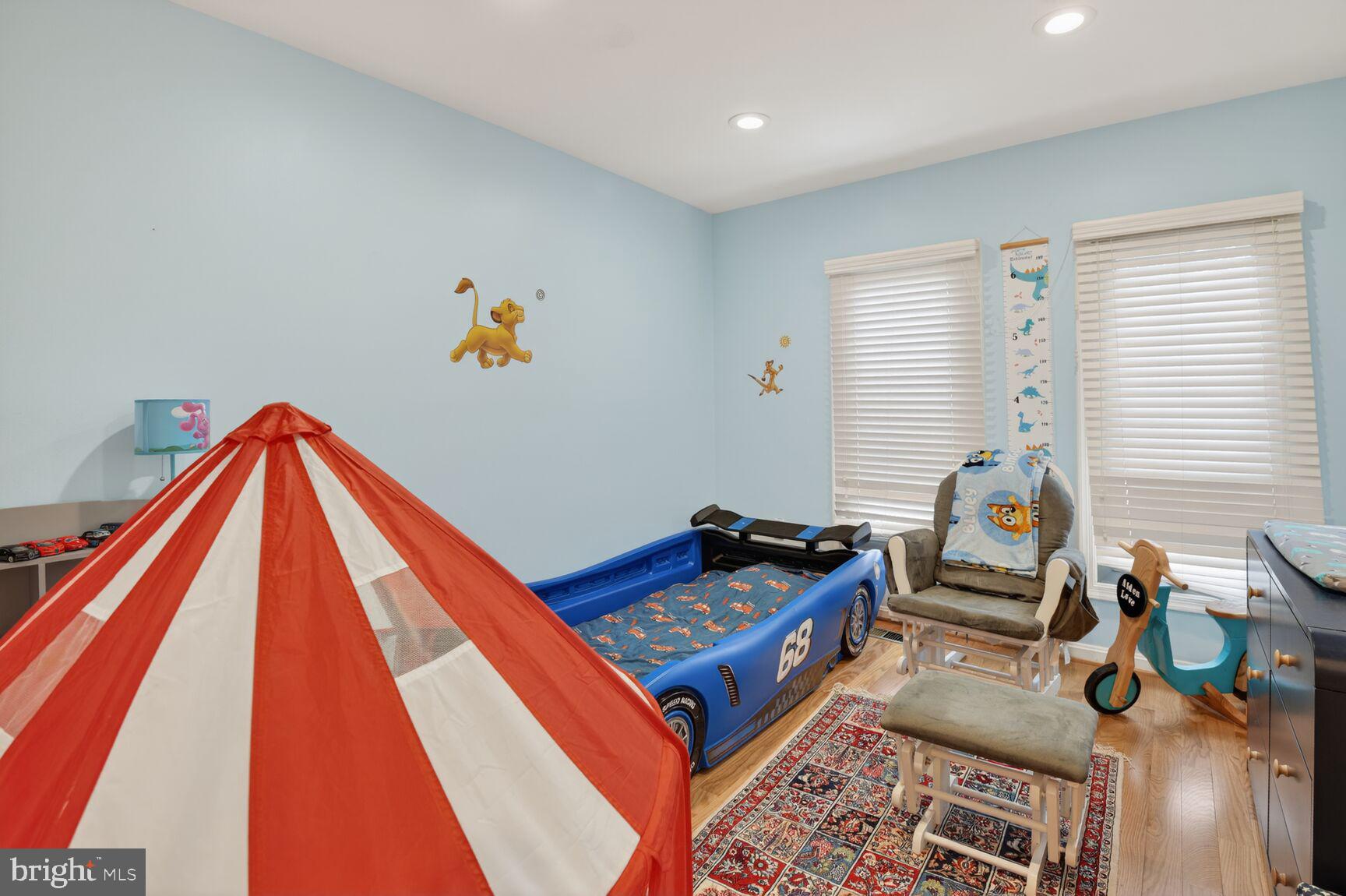 POTOMAC OUTSIDE - Residential Lease