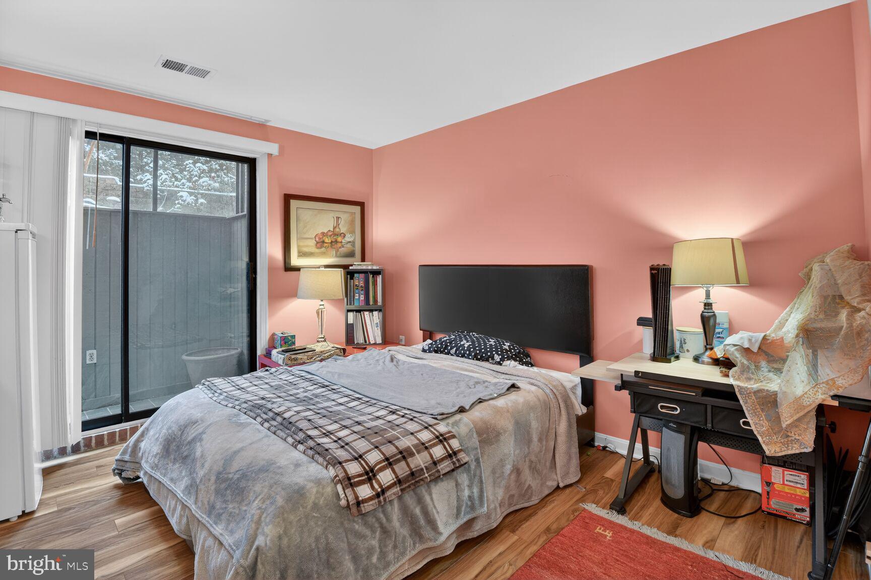 POTOMAC OUTSIDE - Residential Lease