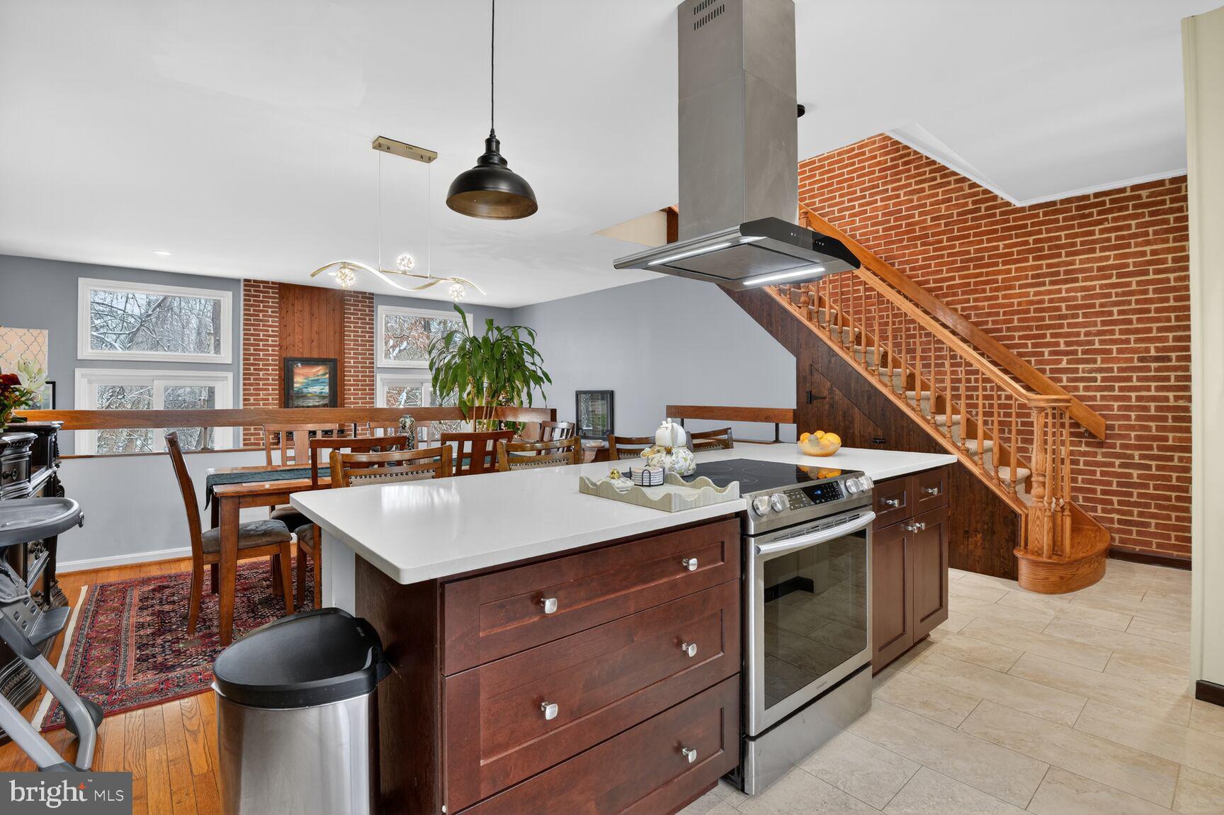 POTOMAC OUTSIDE - Residential Lease