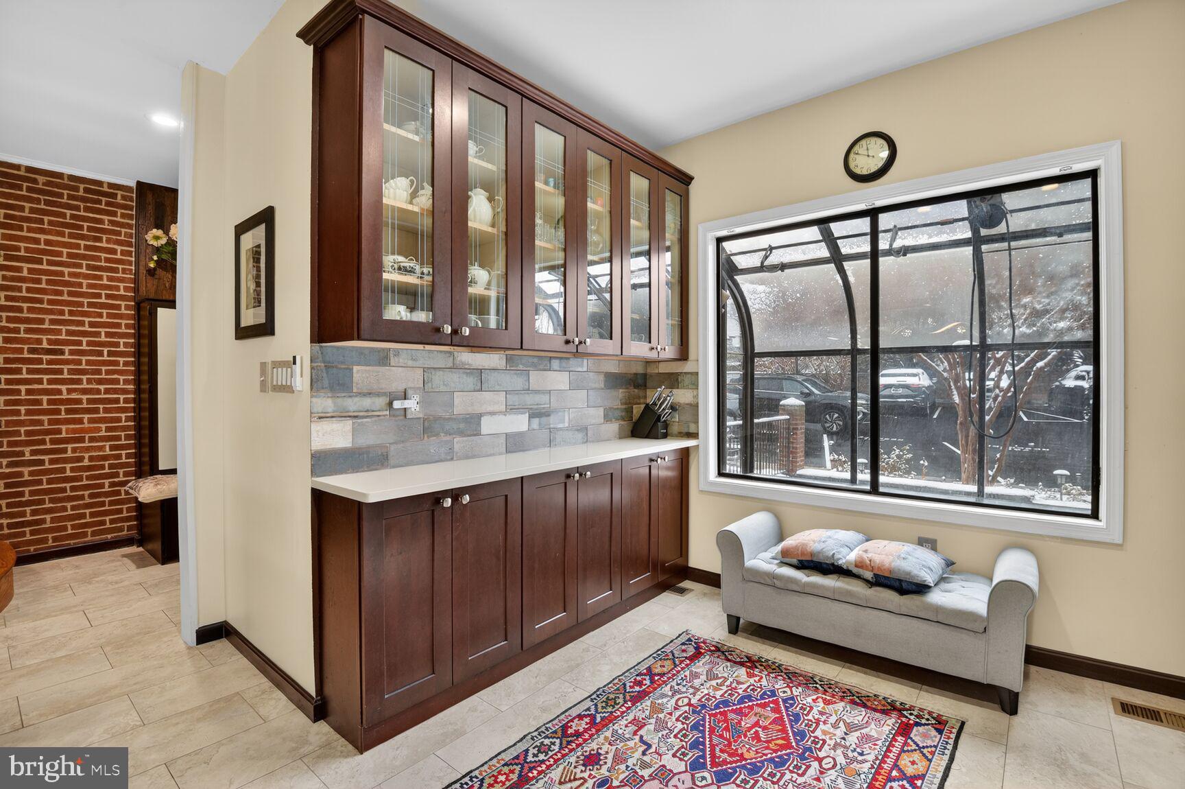 POTOMAC OUTSIDE - Residential Lease