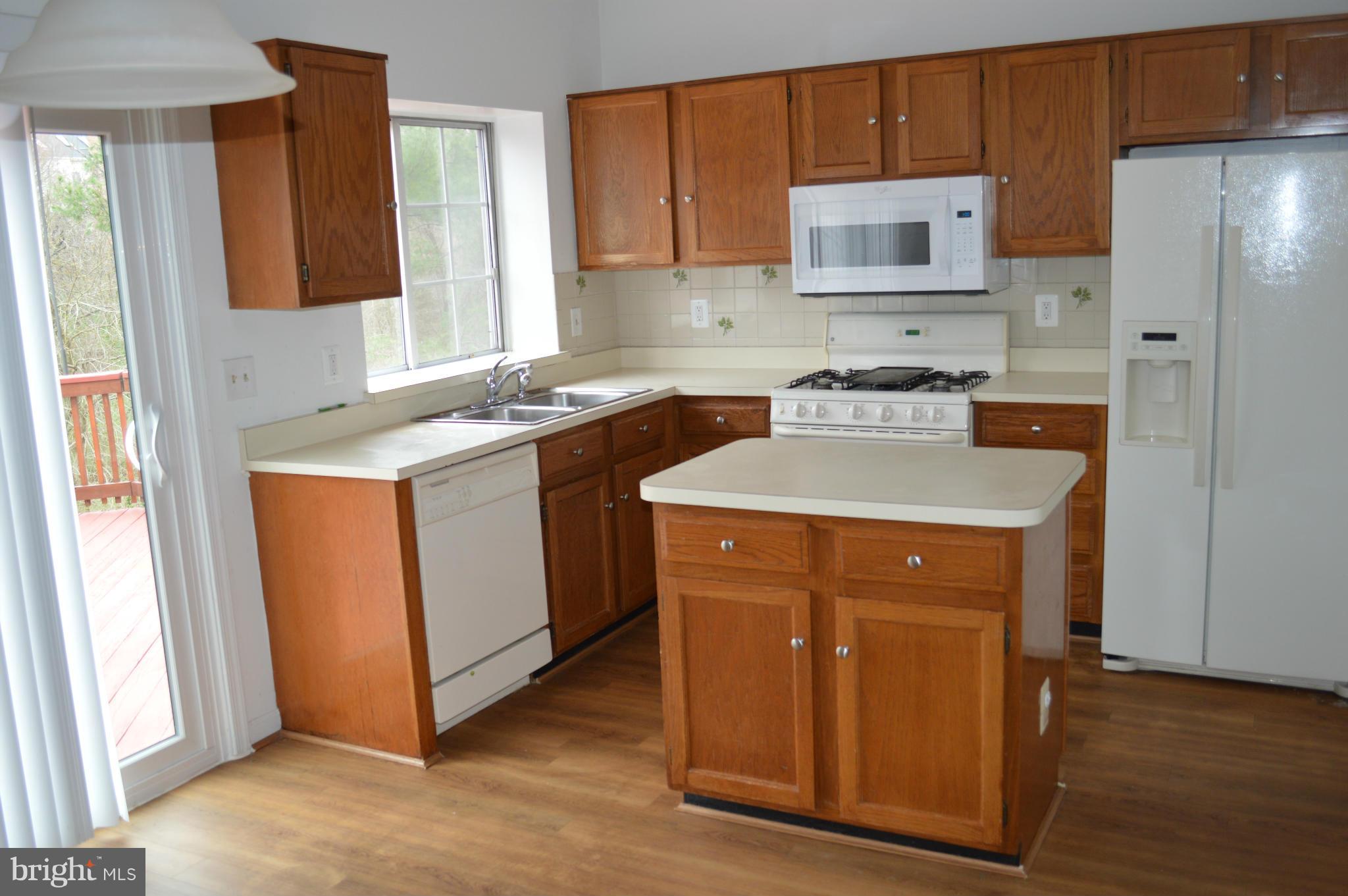 HIGHLAND MEWS - Residential Lease