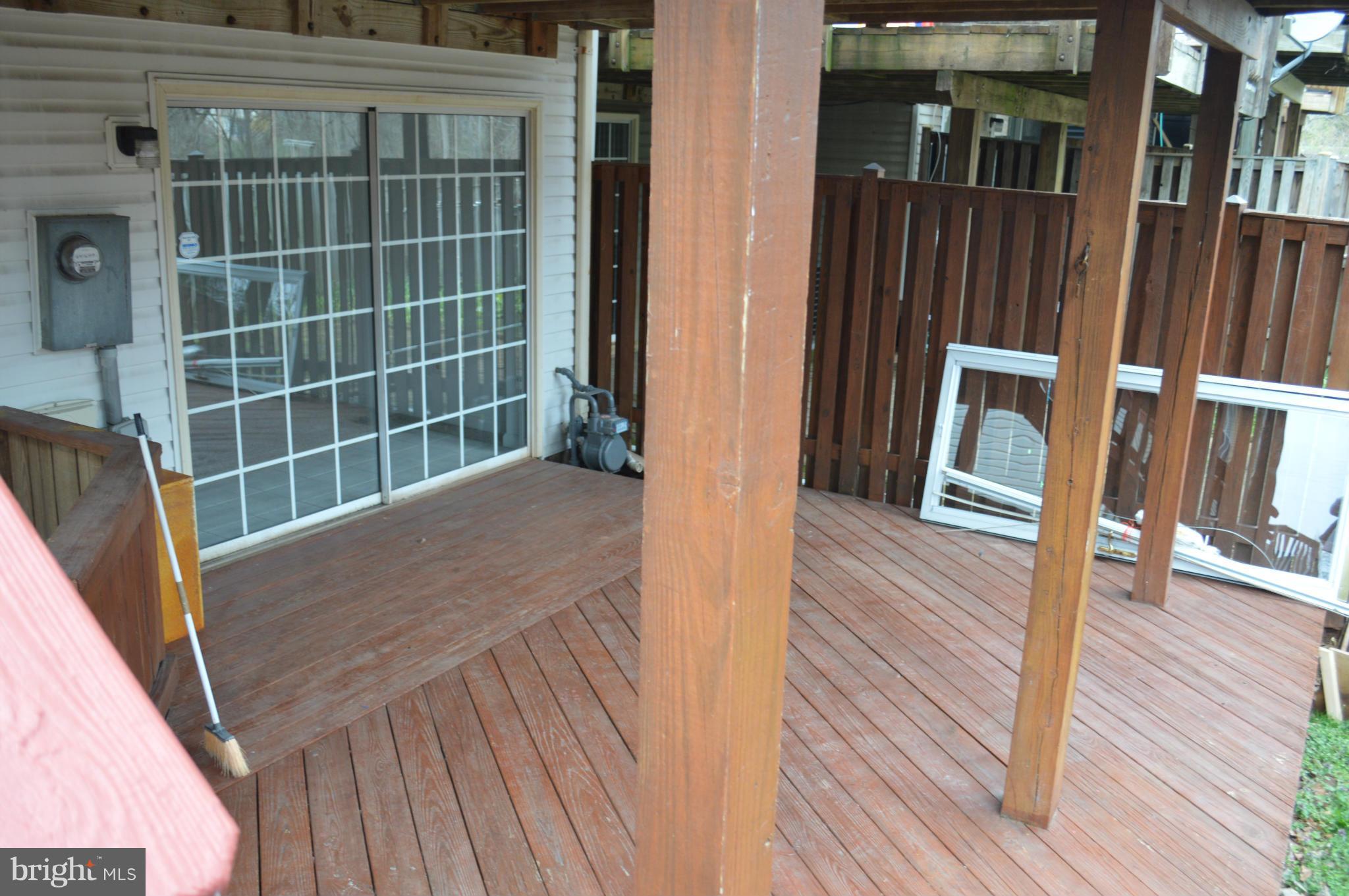 HIGHLAND MEWS - Residential Lease