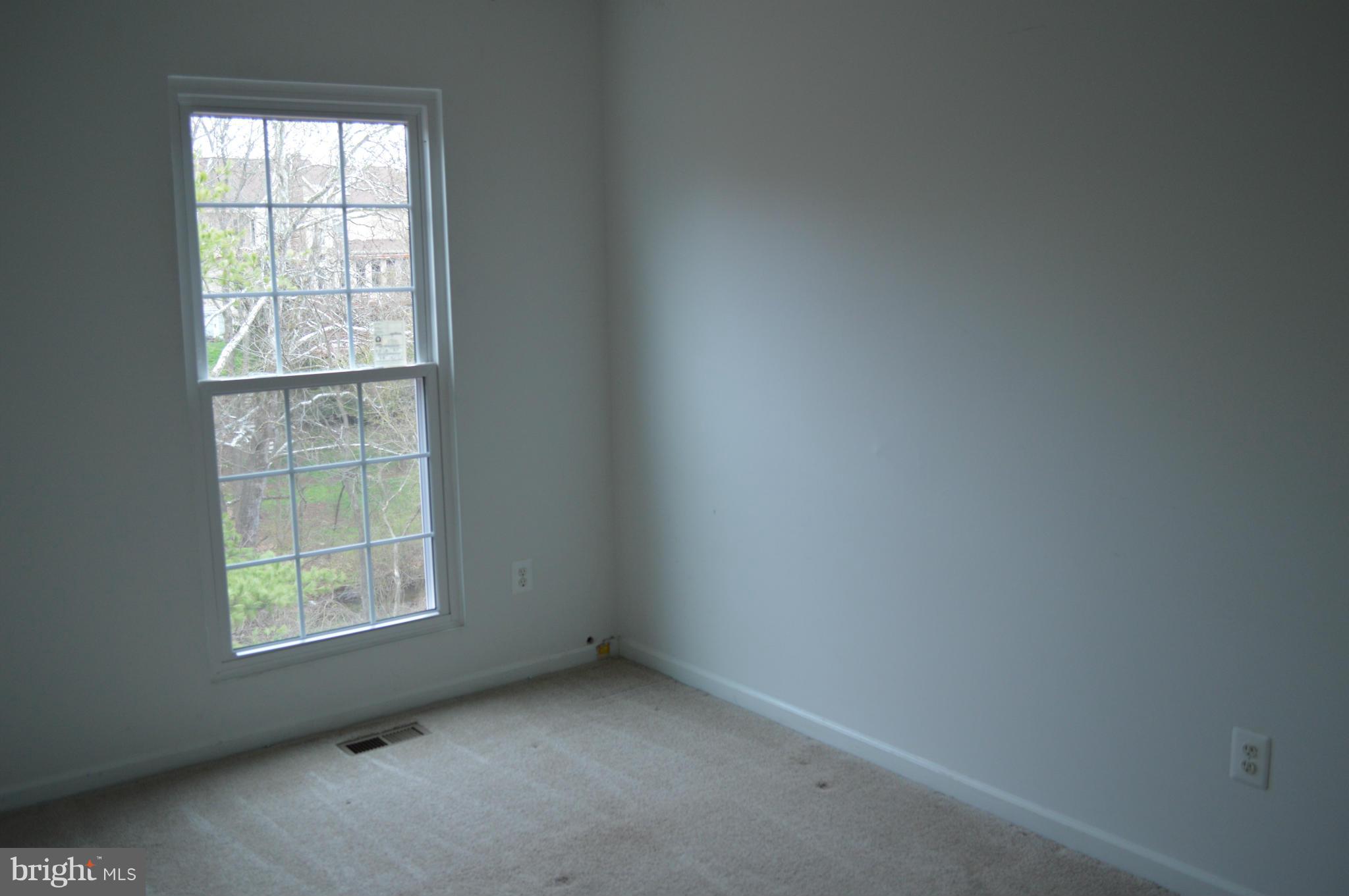 HIGHLAND MEWS - Residential Lease