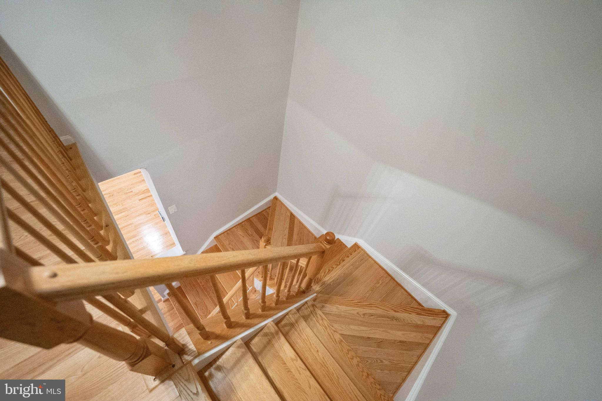 CRESTMONT TOWNHOUSES - Residential