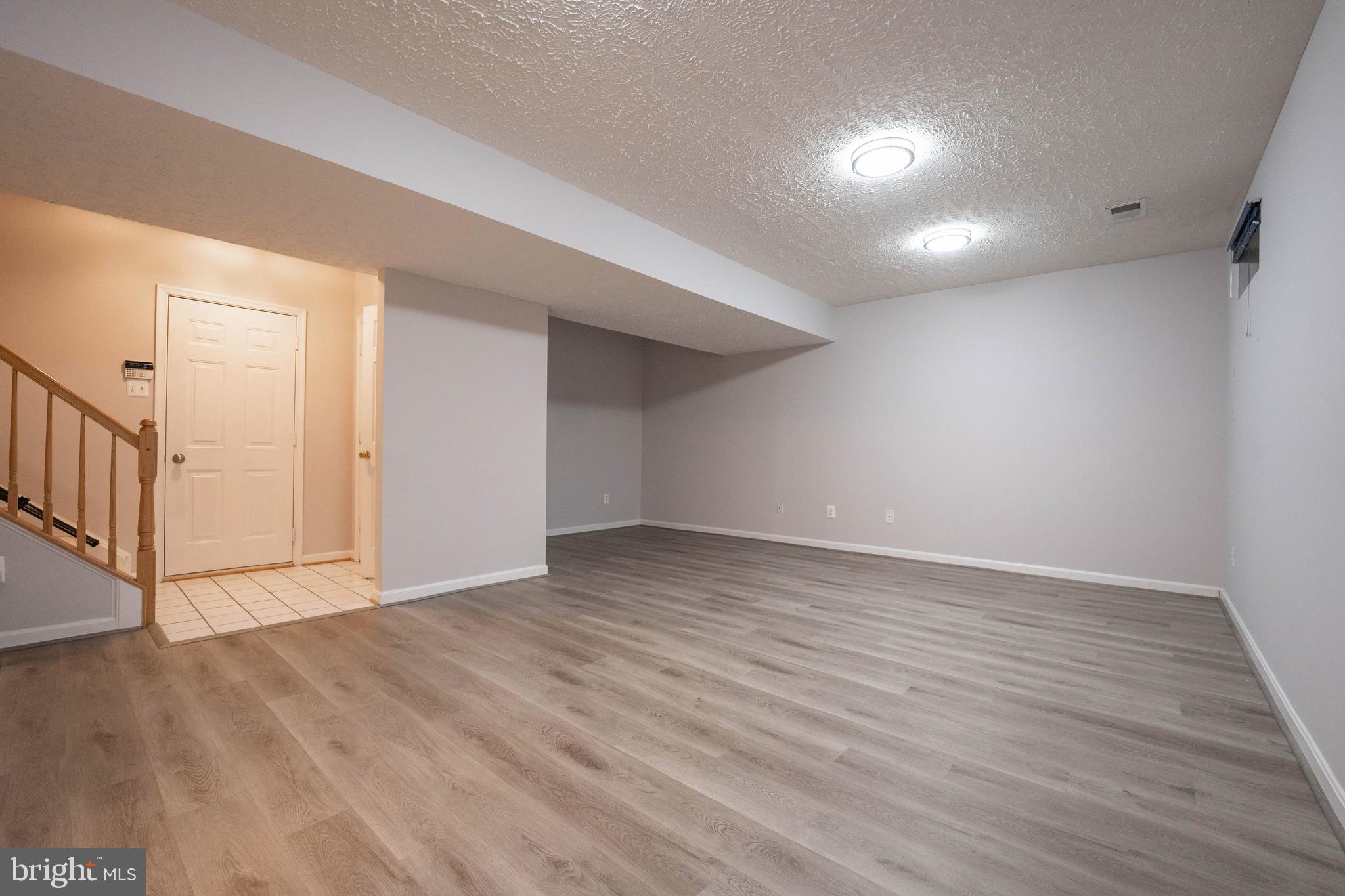 CRESTMONT TOWNHOUSES - Residential