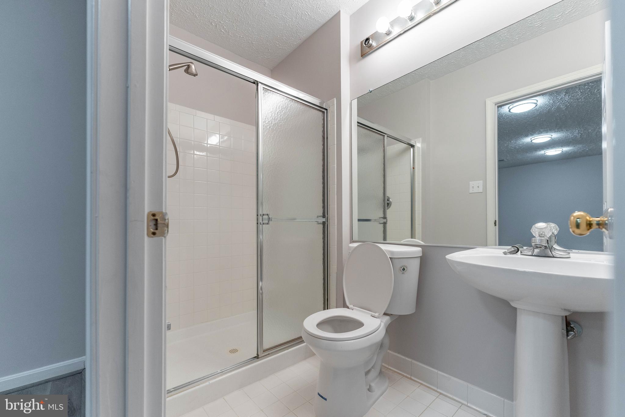 CRESTMONT TOWNHOUSES - Residential