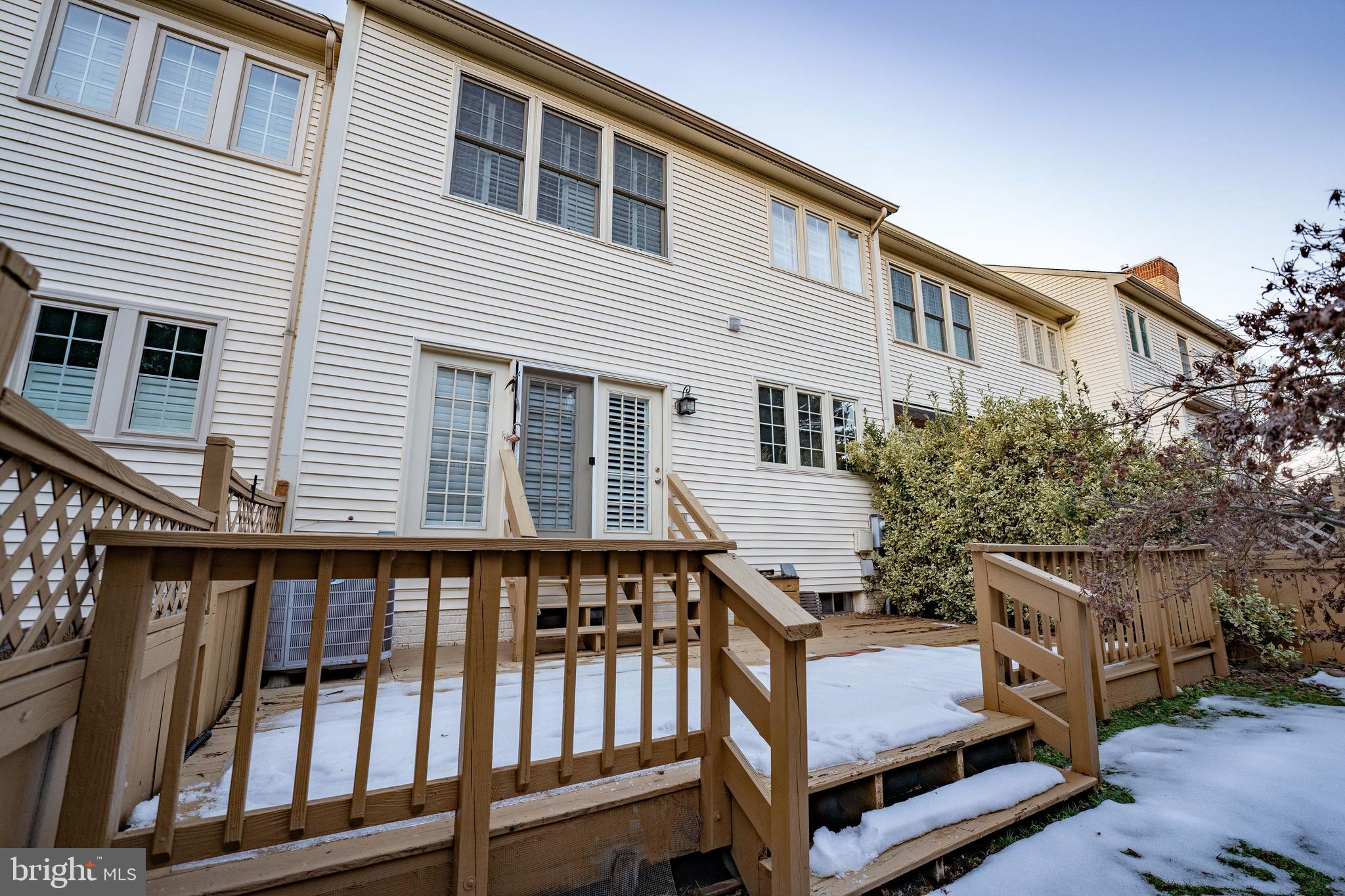 CRESTMONT TOWNHOUSES - Residential