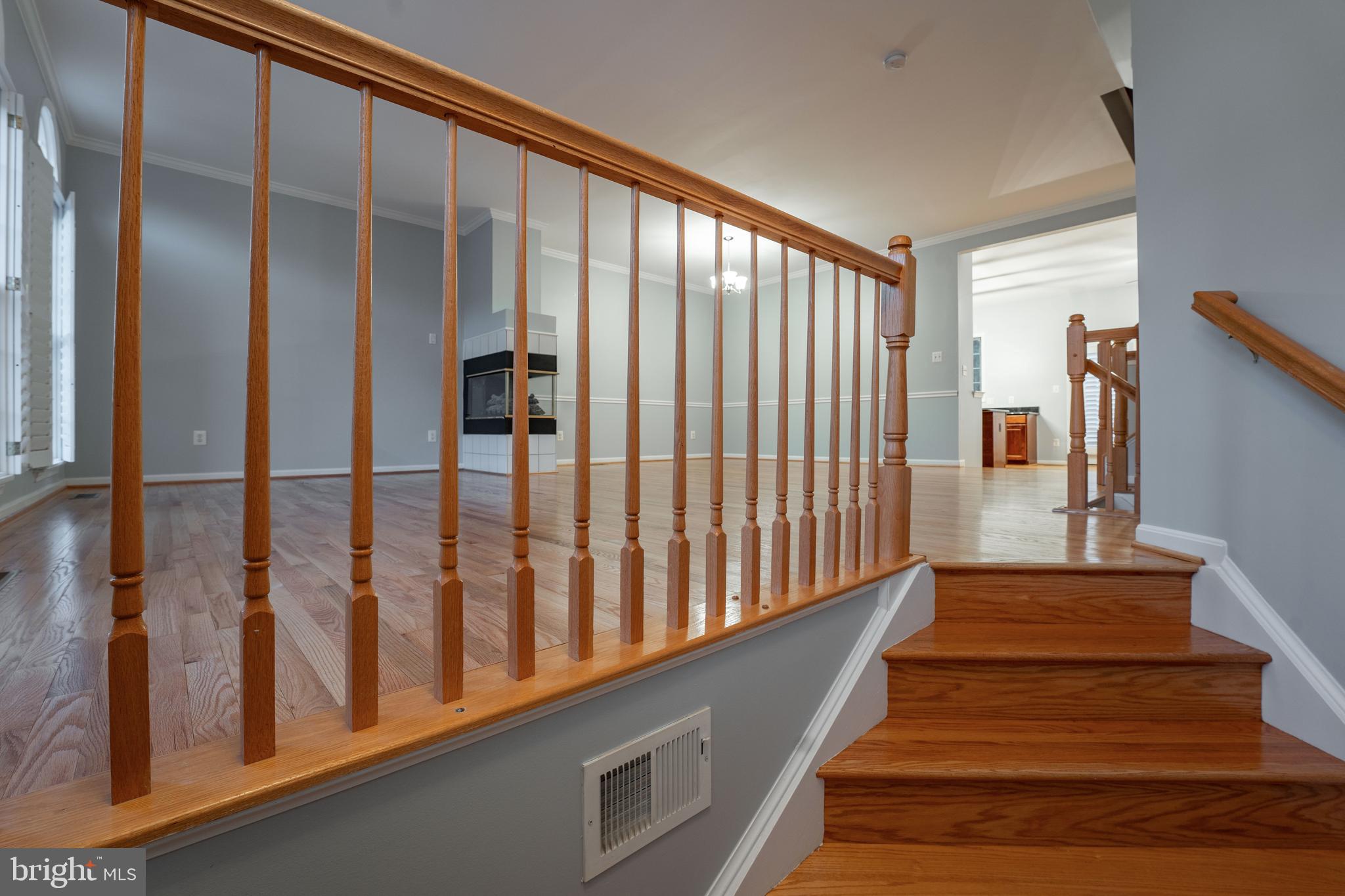 CRESTMONT TOWNHOUSES - Residential