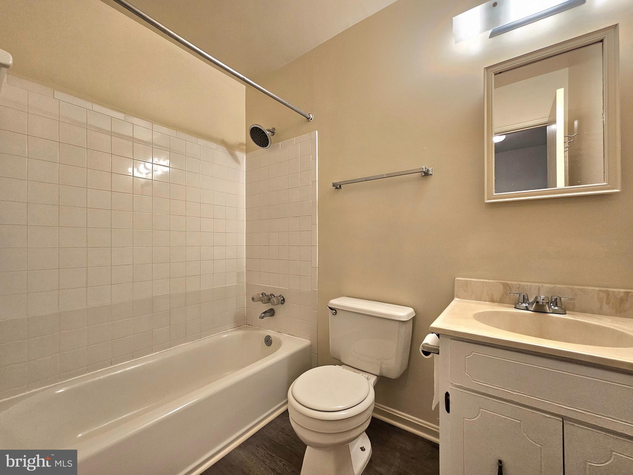 KINGS PARK WEST - Residential Lease