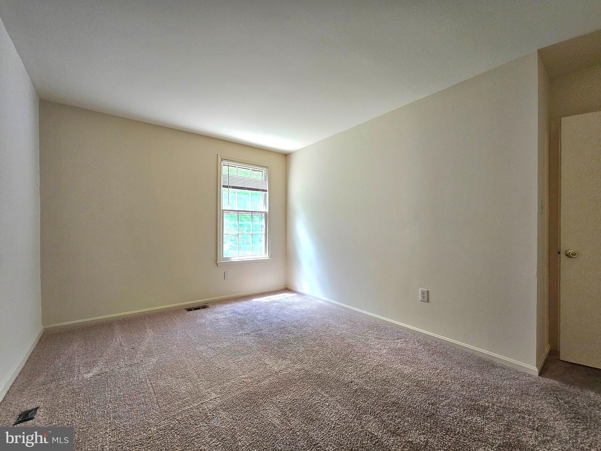 KINGS PARK WEST - Residential Lease