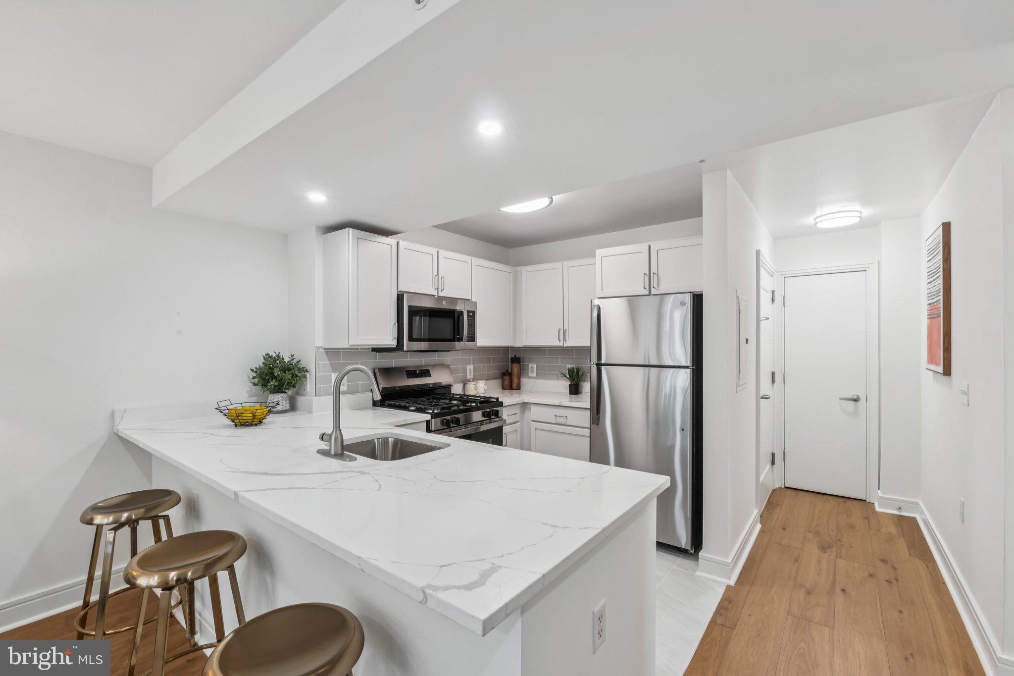 800 4TH STREET SW 121-S