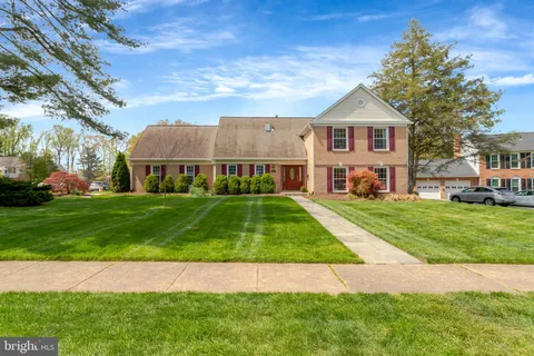 4933 Tarheel Way, Annandale, VA MLS: VAFX2226158