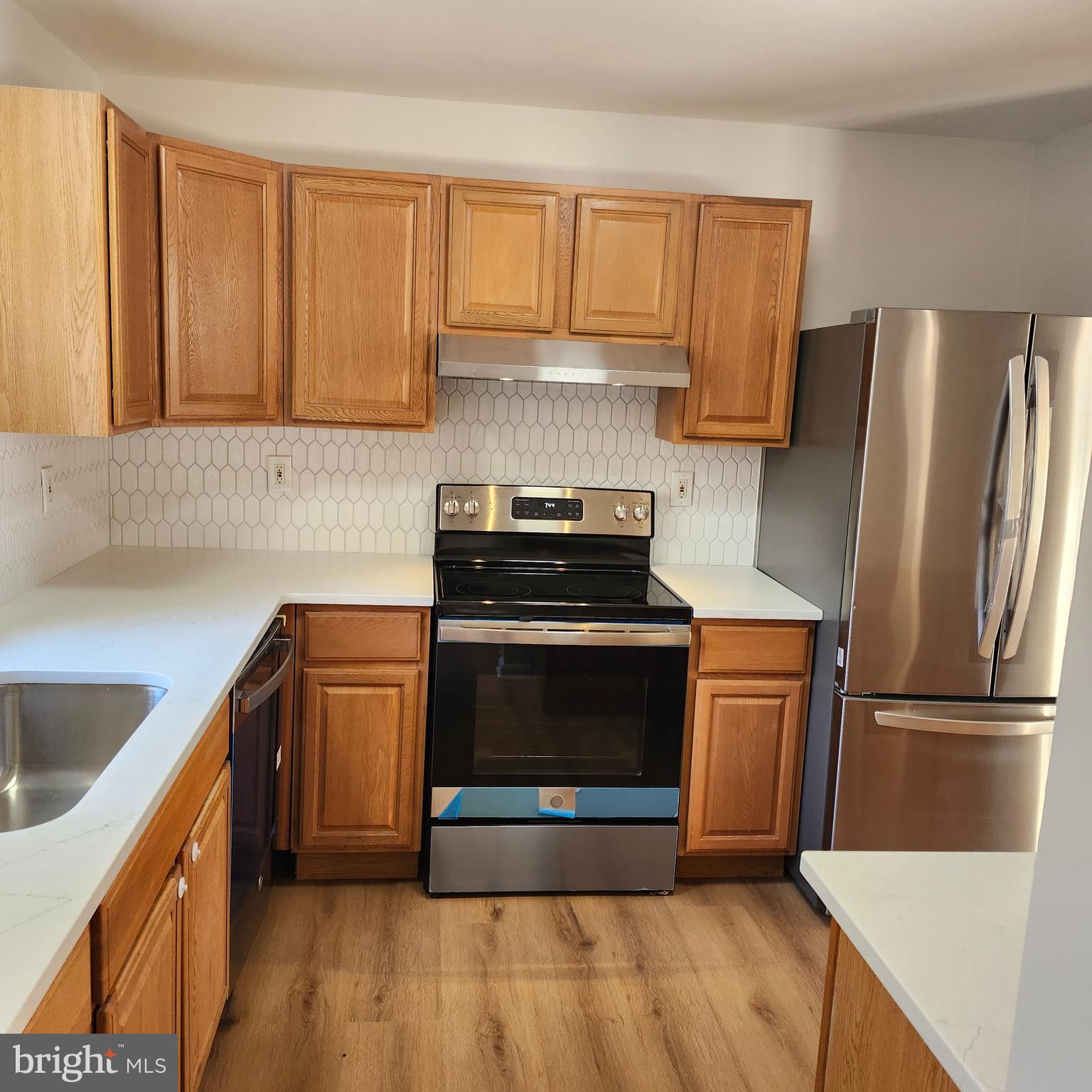 CARROLL PARK MANOR - Residential Lease