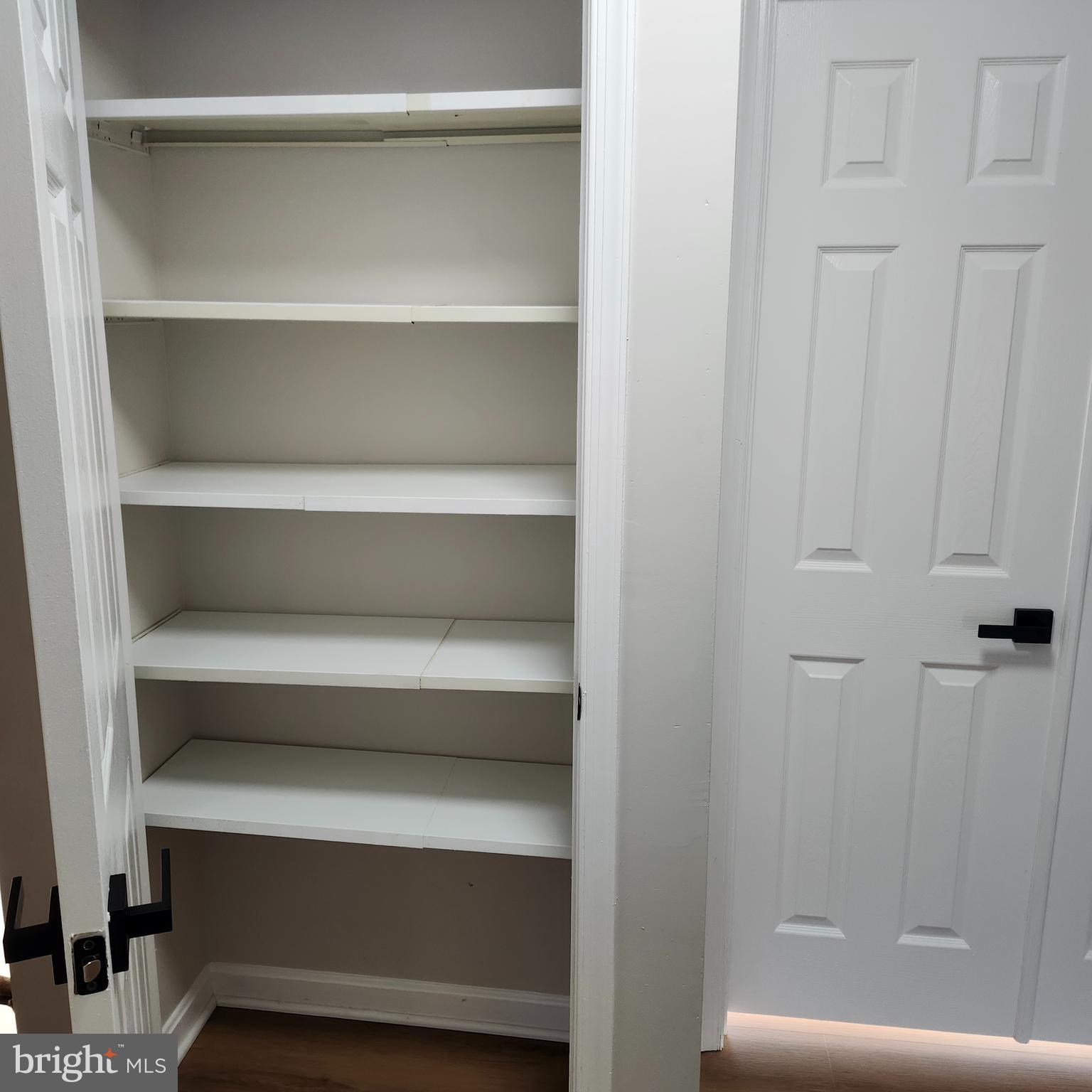 CARROLL PARK MANOR - Residential Lease