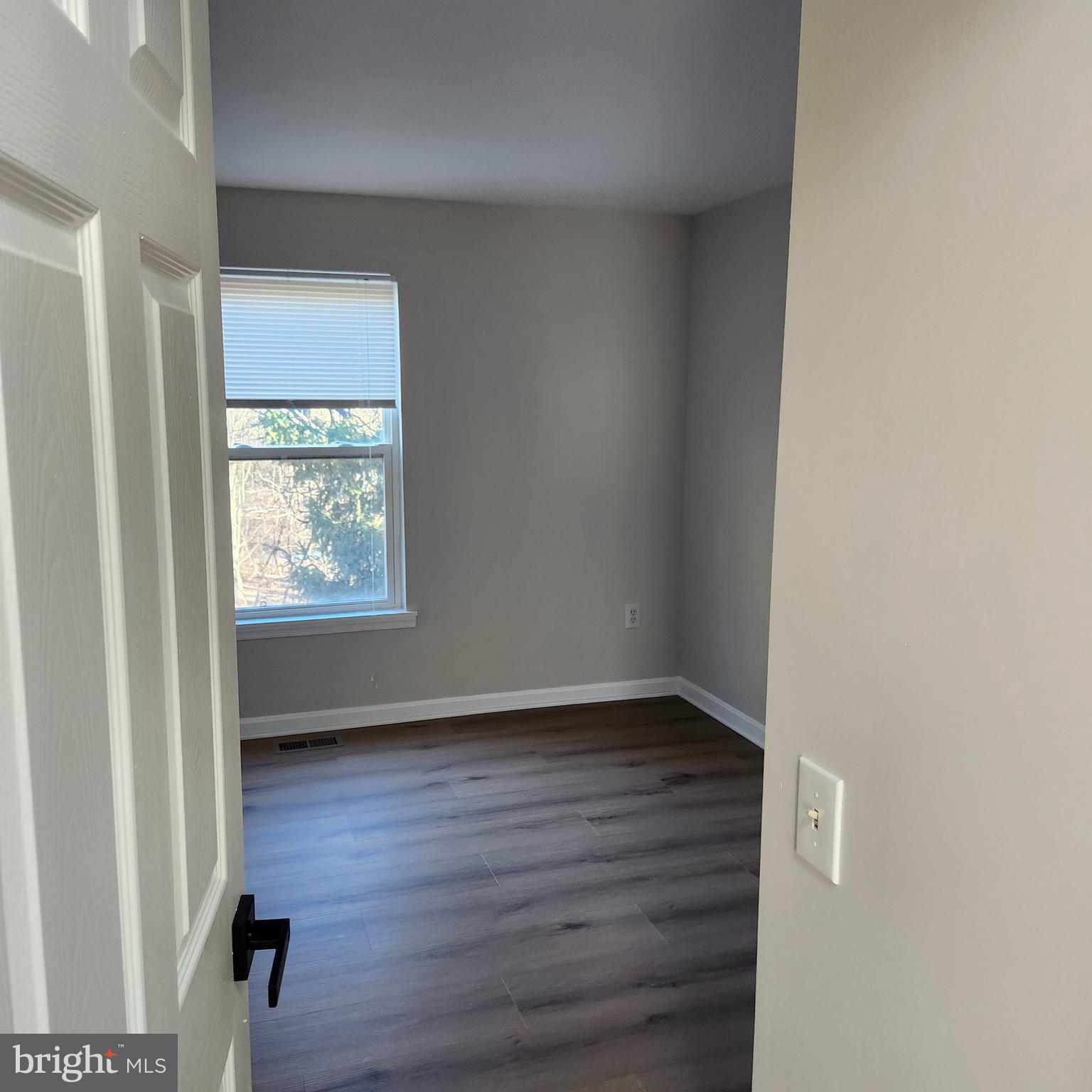 CARROLL PARK MANOR - Residential Lease