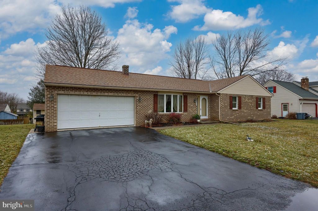 Photo of 113 HORIZON DR, DENVER, PA 17517 (MLS # PALA2029664)
