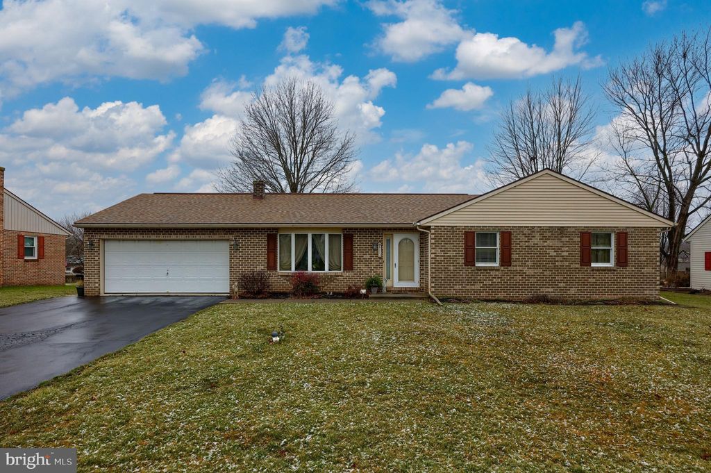 Photo of 113 HORIZON DR, DENVER, PA 17517 (MLS # PALA2029664)