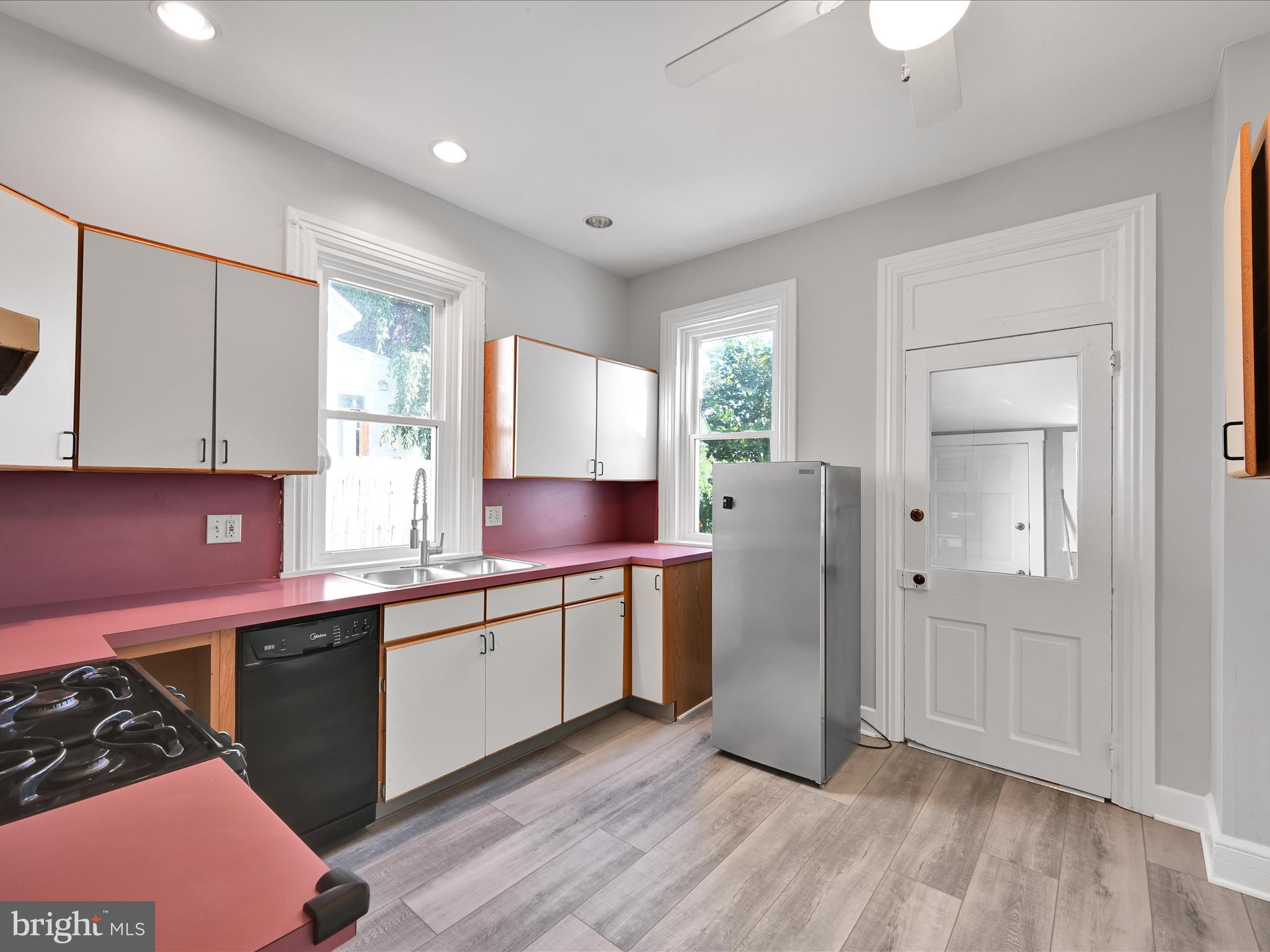 COLLEGE PARK - Residential