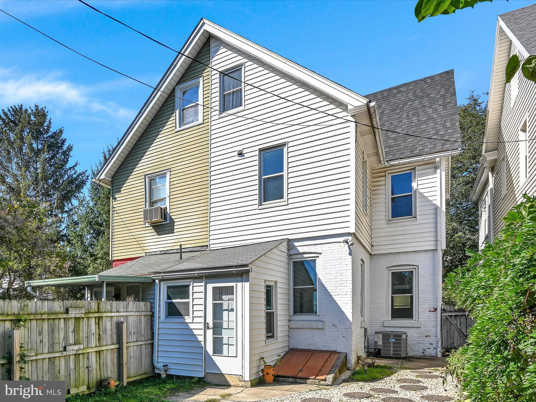 Lancaster, Pennsylvania 17603, United States, 4 Bedrooms Bedrooms, ,2 BathroomsBathrooms,Residential,Coming Soon,223572