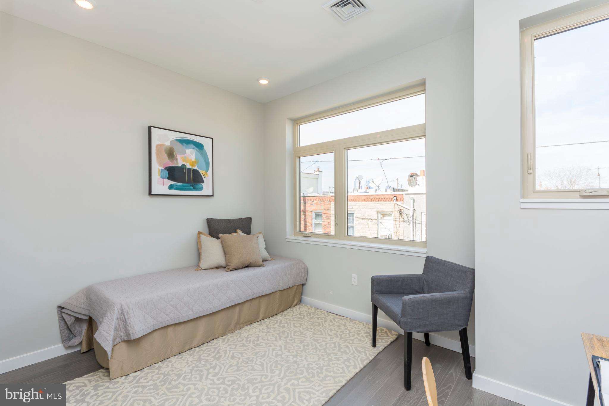 PASSYUNK SQUARE - Residential