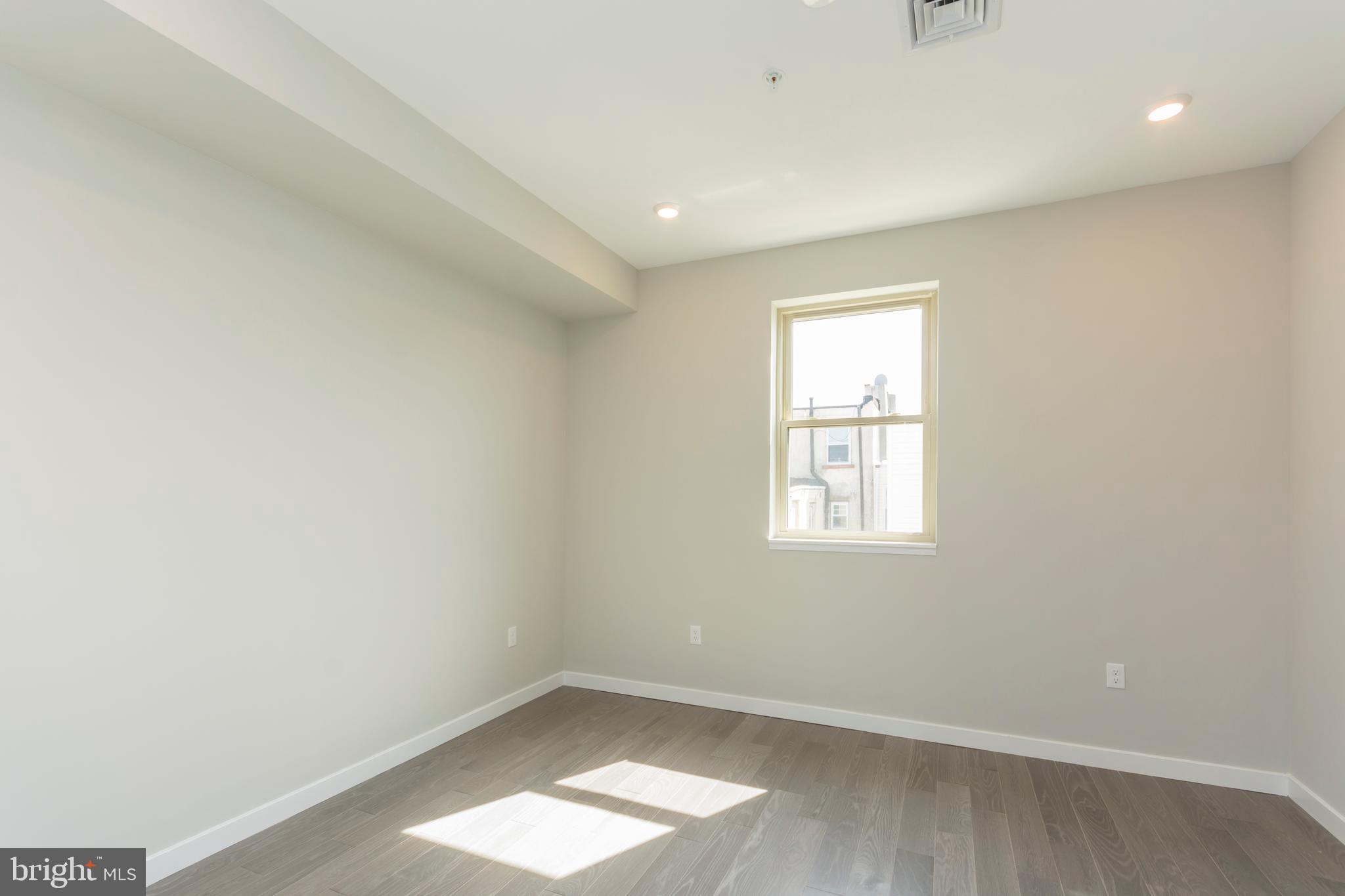 PASSYUNK SQUARE - Residential