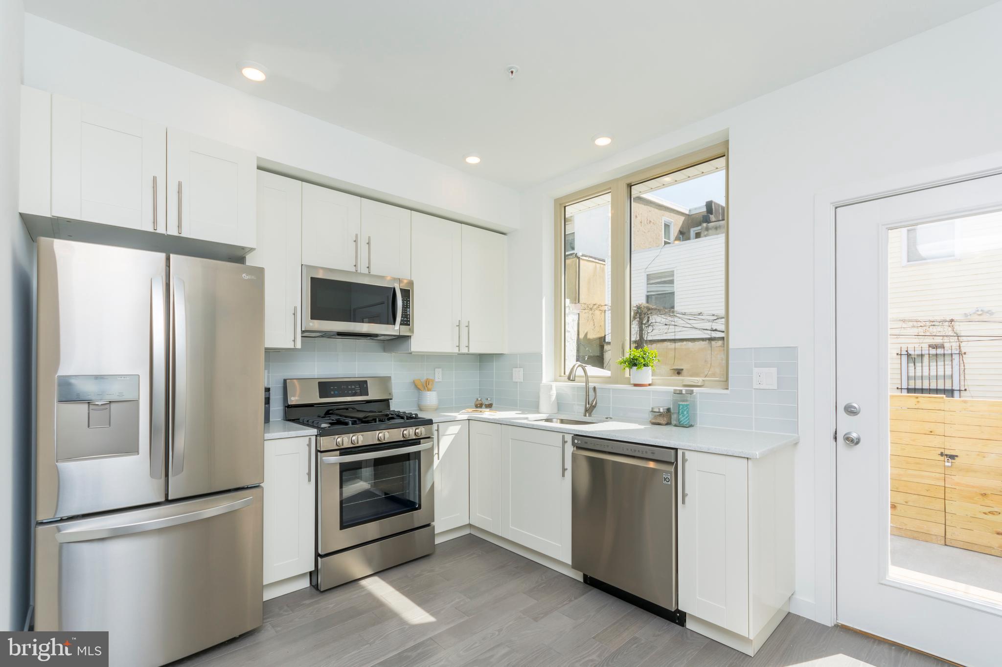 PASSYUNK SQUARE - Residential