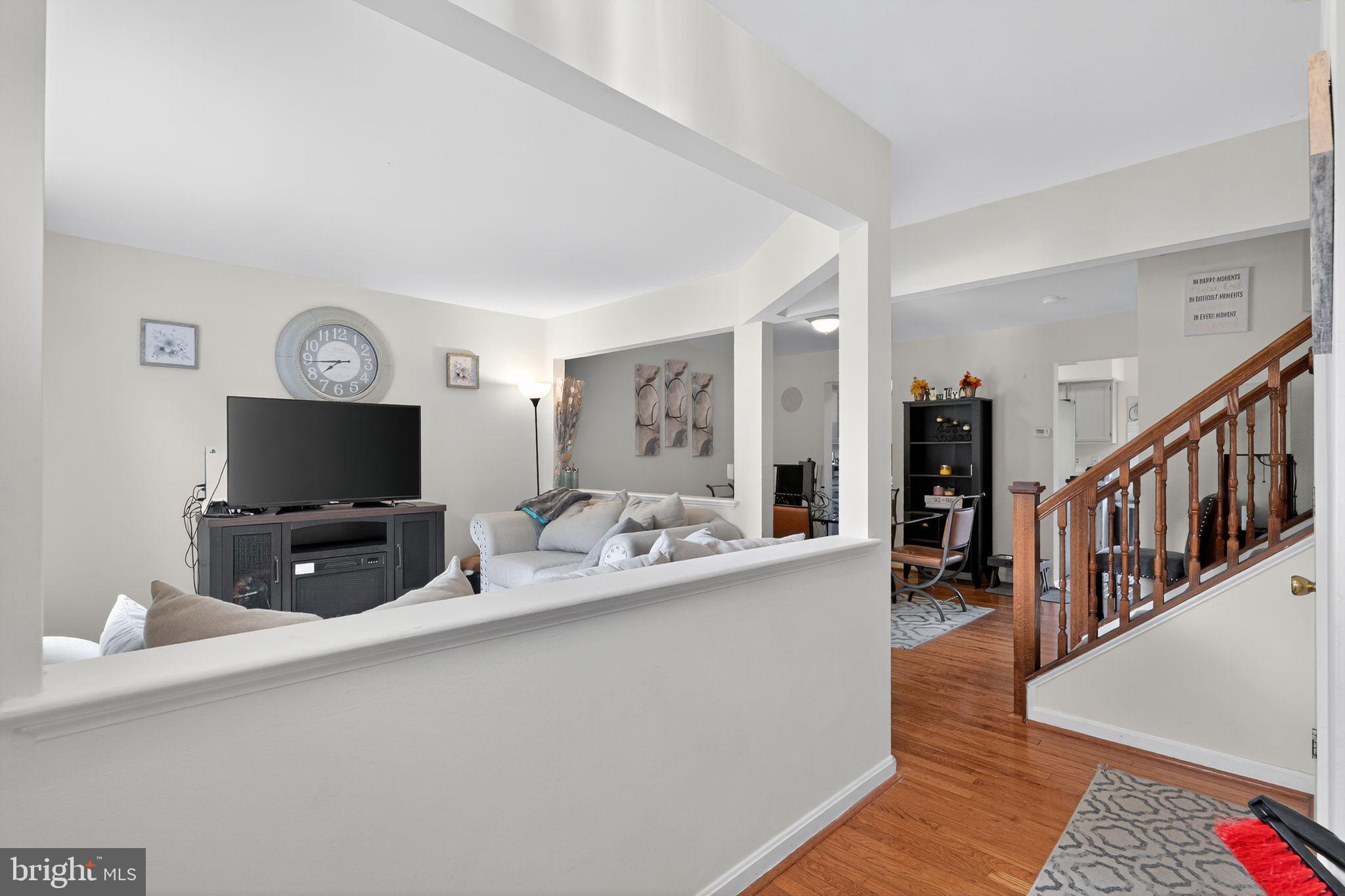 2421 DUNMORE COURT