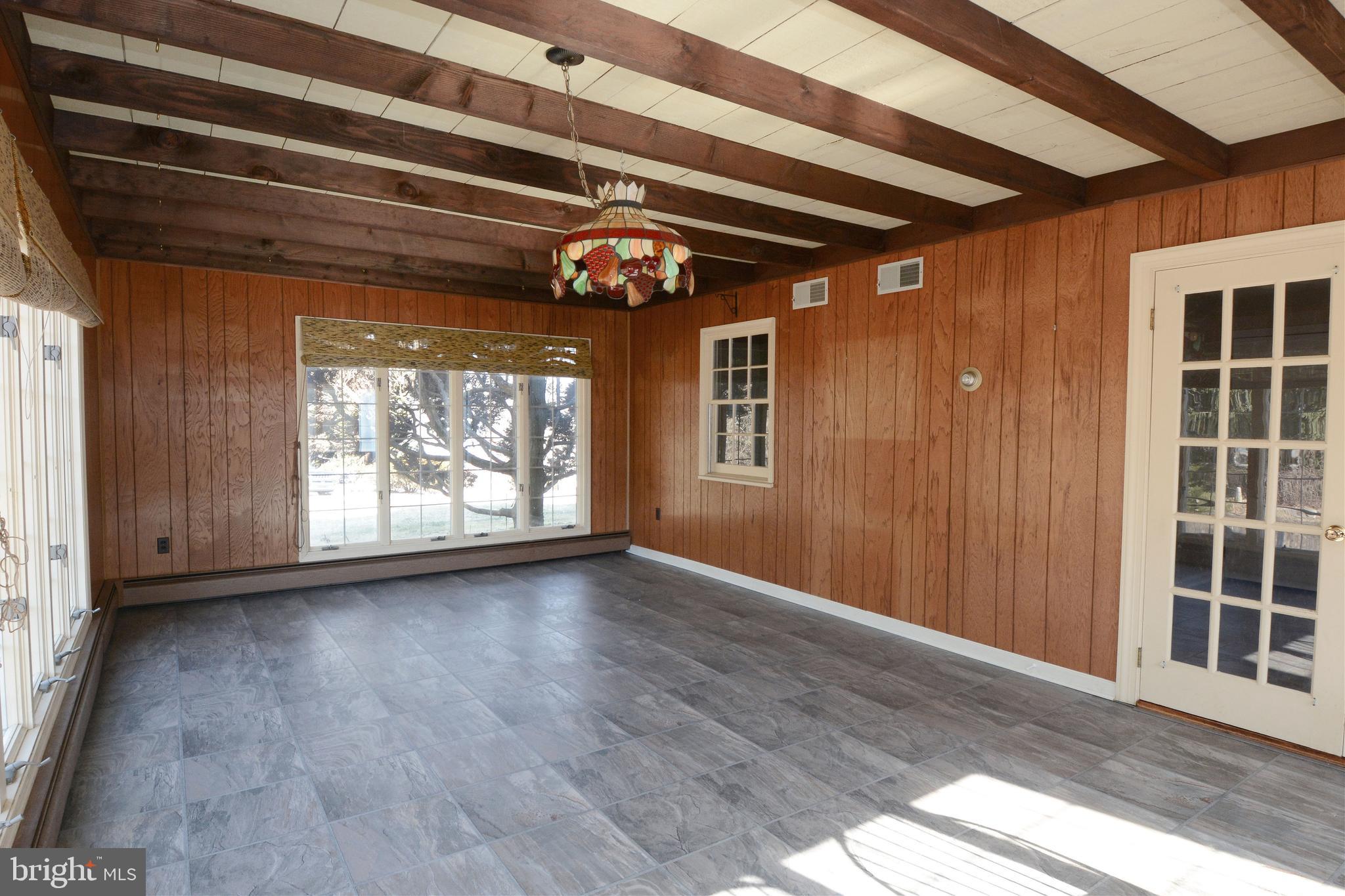 HIDDEN VALLEY - Residential