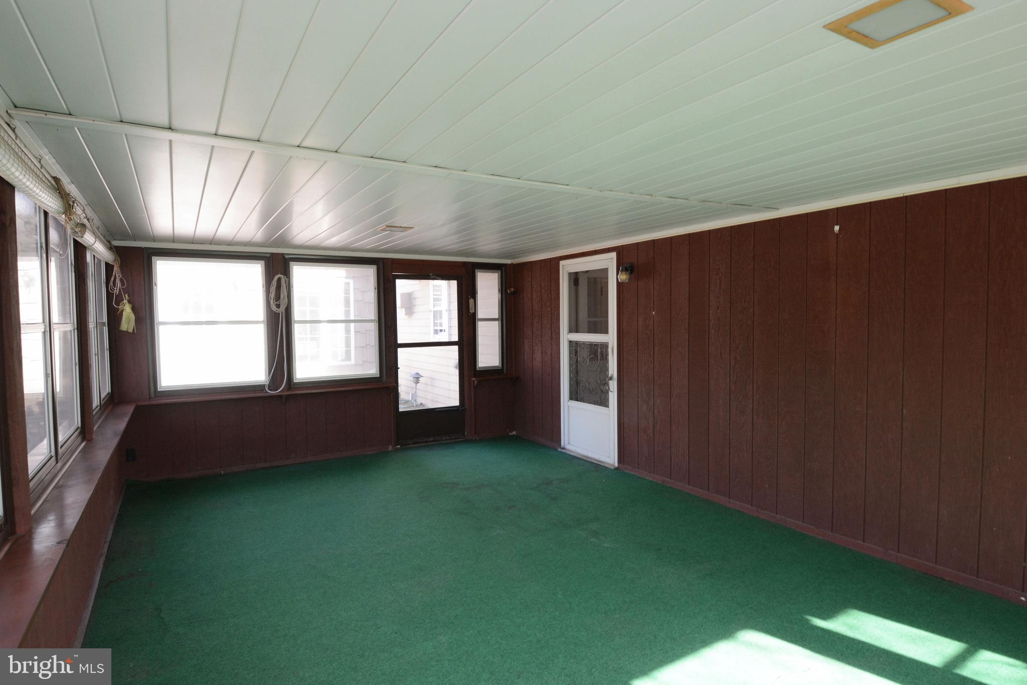 HIDDEN VALLEY - Residential