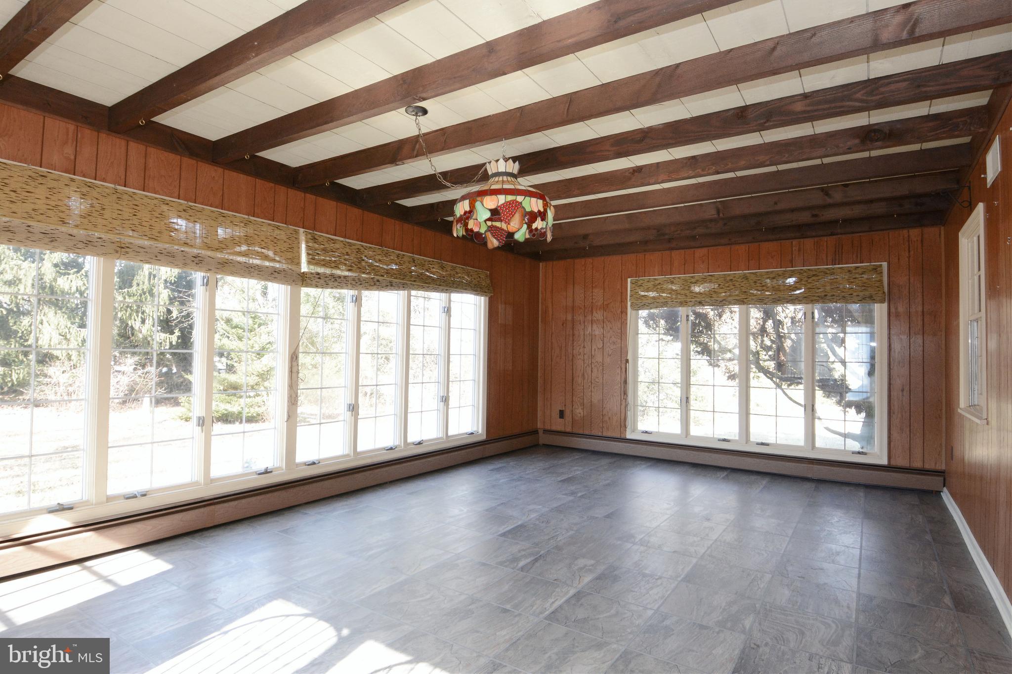 HIDDEN VALLEY - Residential