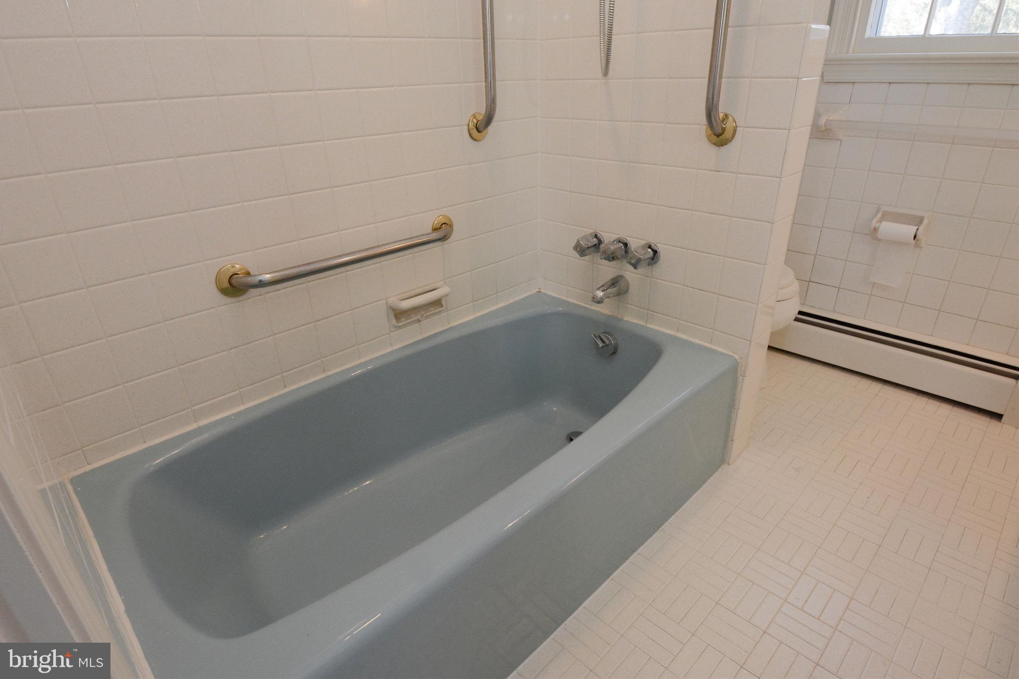 HIDDEN VALLEY - Residential