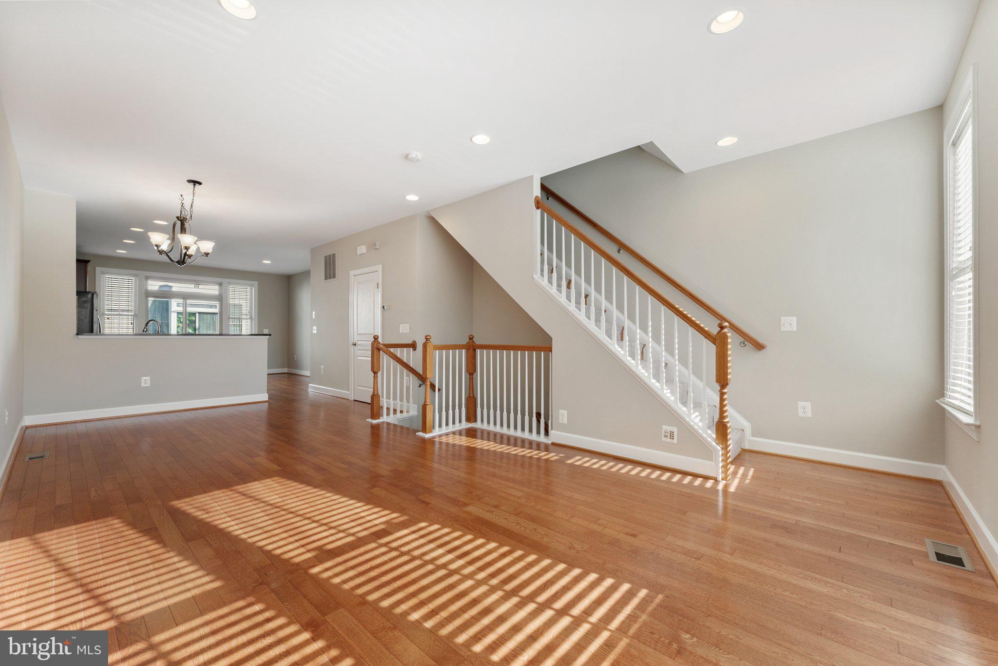 SHIRLINGTON CREST - Residential