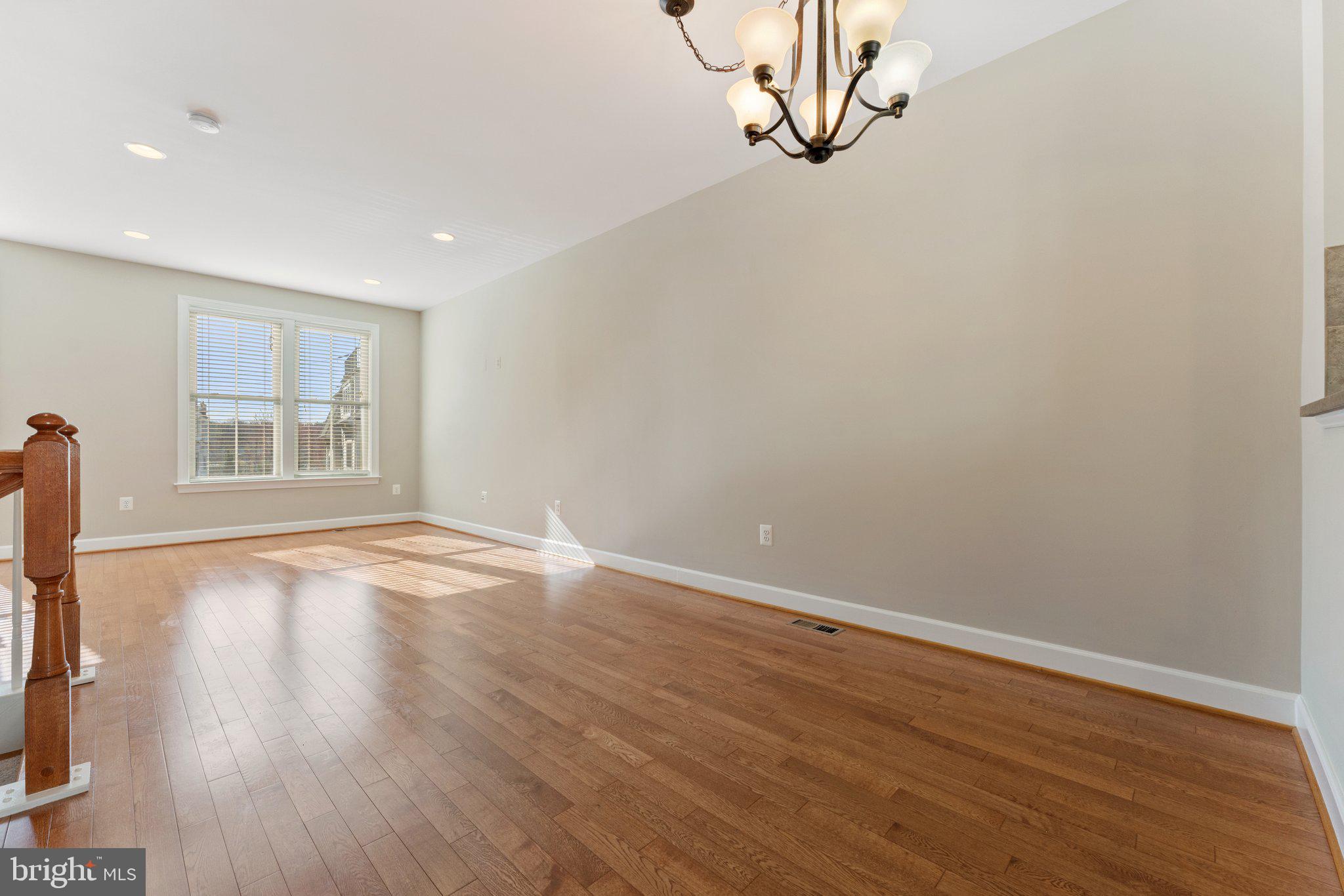 SHIRLINGTON CREST - Residential