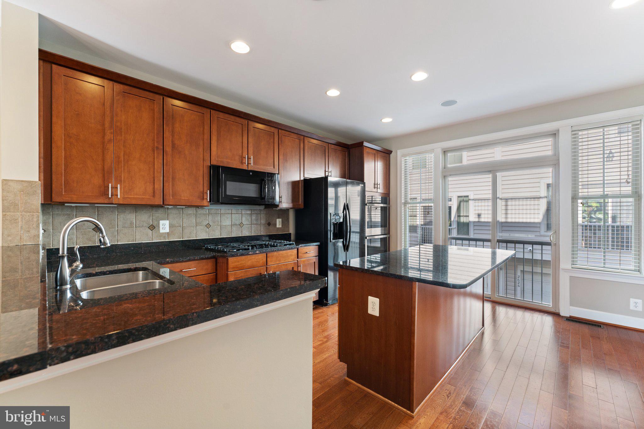 SHIRLINGTON CREST - Residential