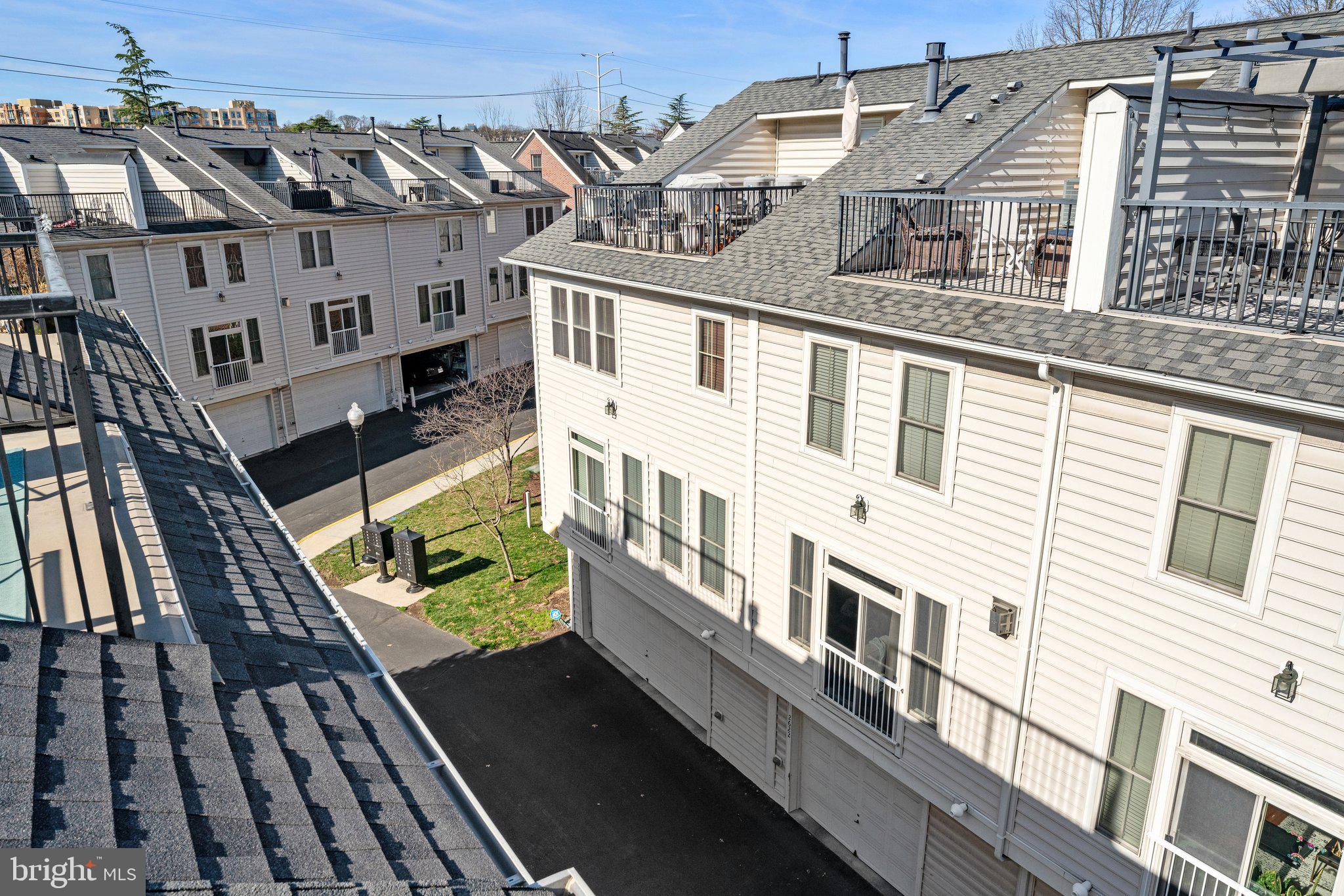 SHIRLINGTON CREST - Residential