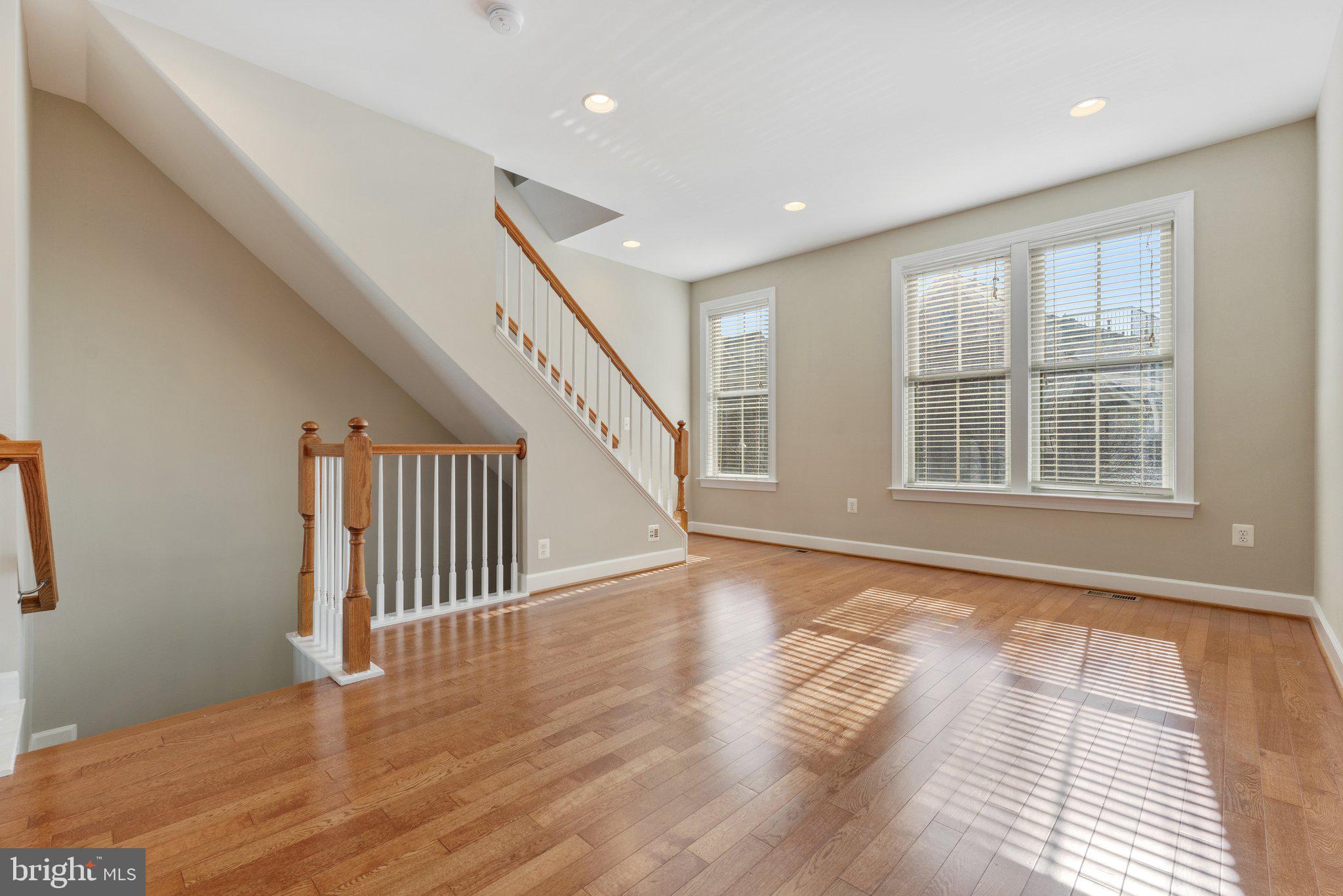 SHIRLINGTON CREST - Residential