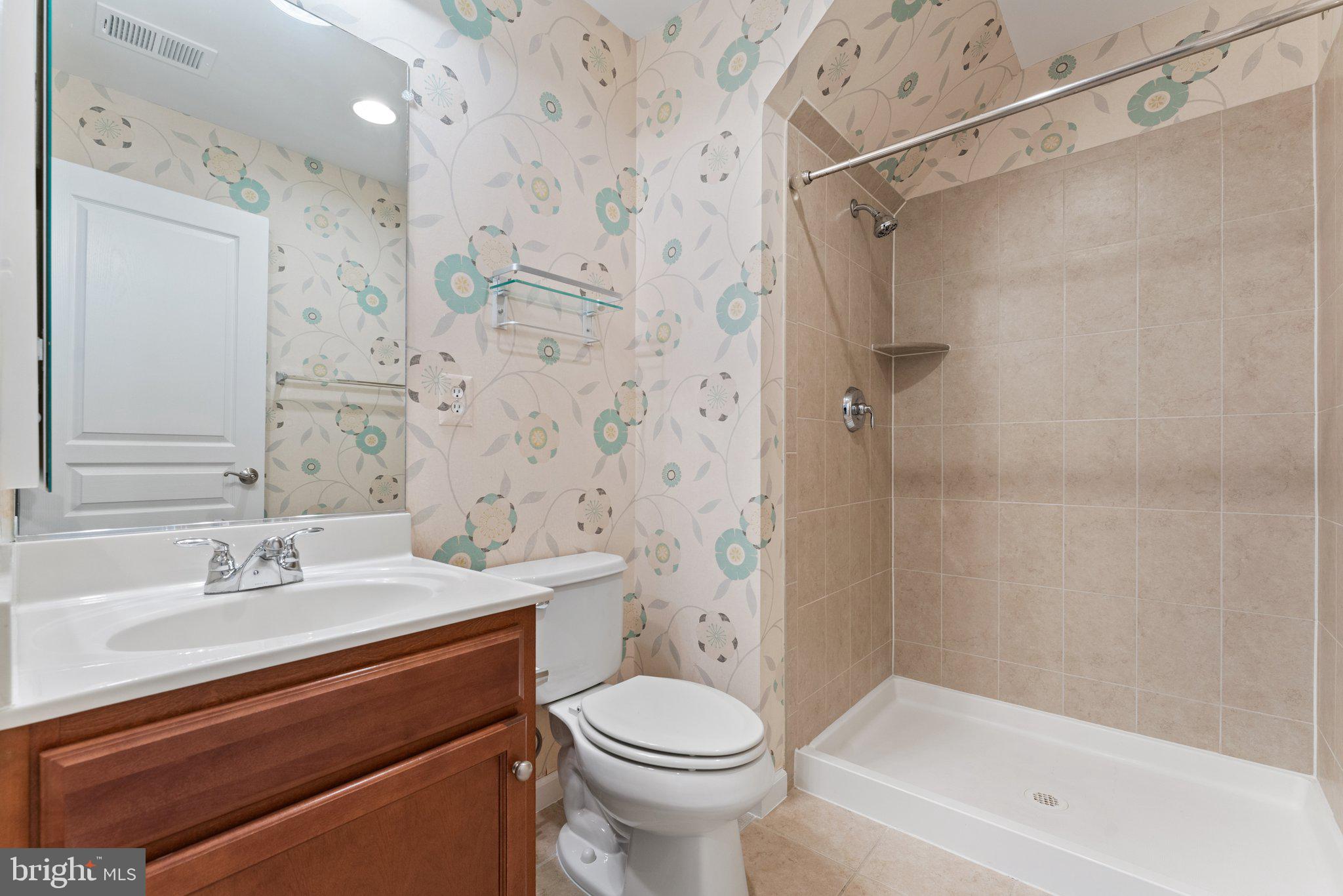 SHIRLINGTON CREST - Residential