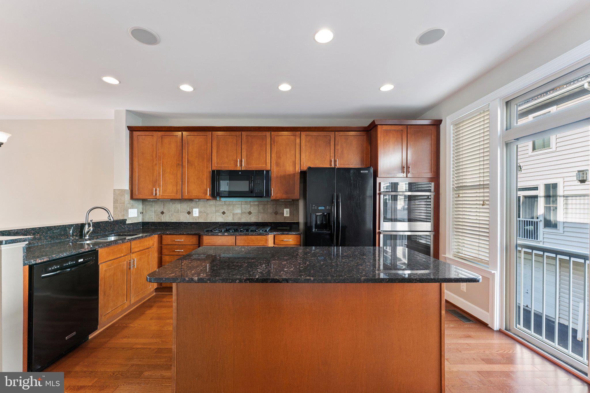 SHIRLINGTON CREST - Residential